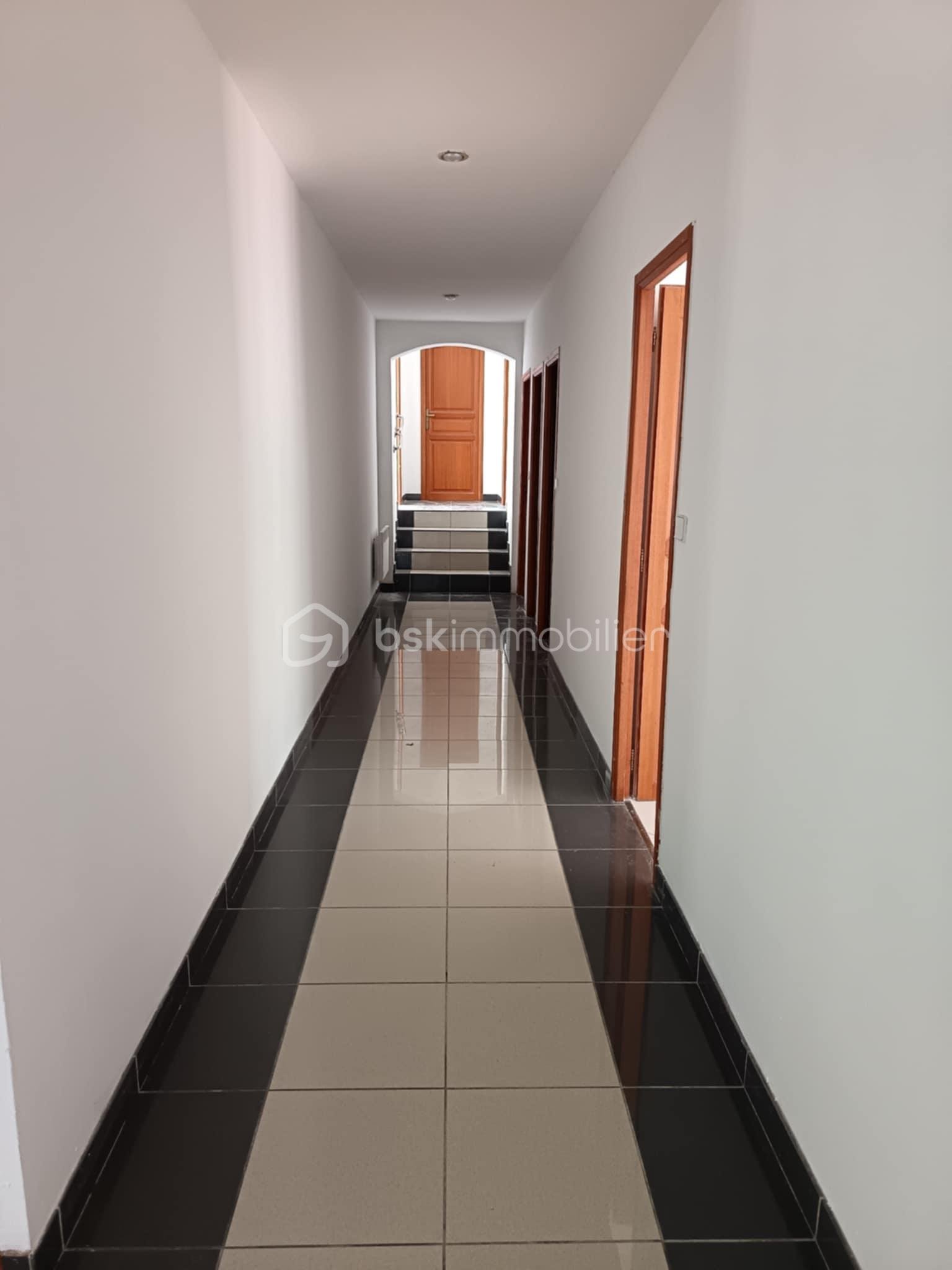 Maison de 178 m² - PHOTO COULOIR.jpg