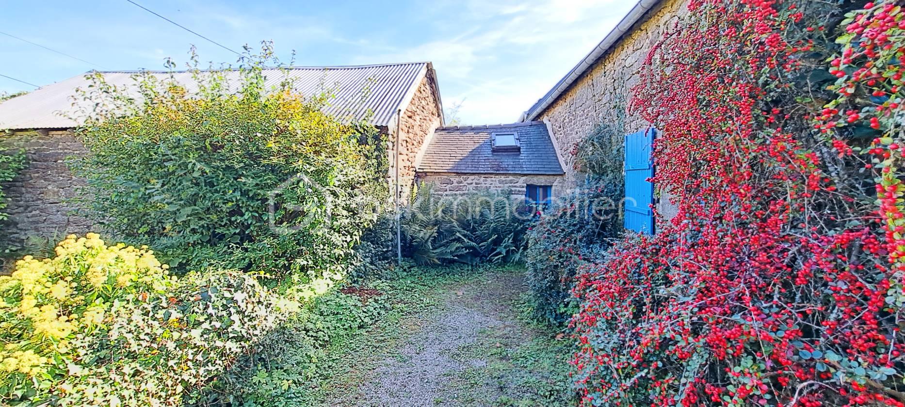 Maison de 94 m² - façade avant 1.jpg