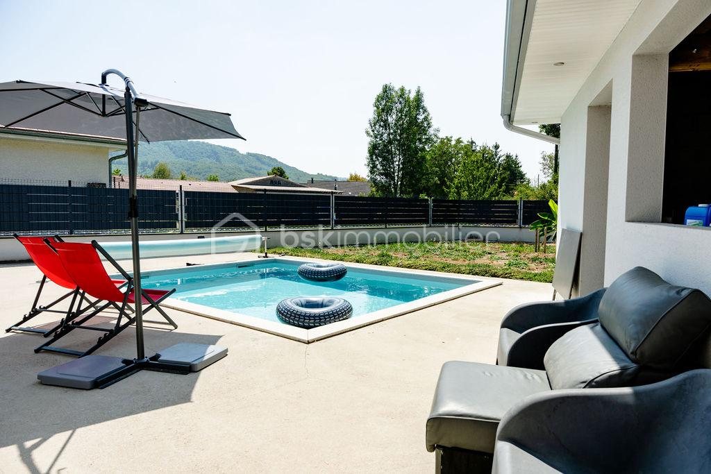 Maison Beaucroissant La Croix de la Main Piscine.jpg