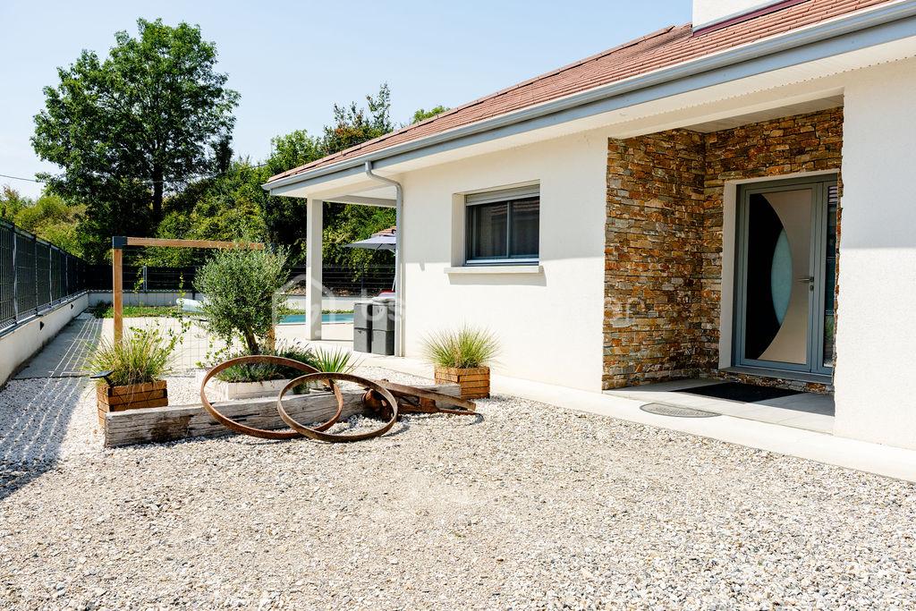 Maison Beaucroissant la Croix de la main Entrée Extérieur.jpg