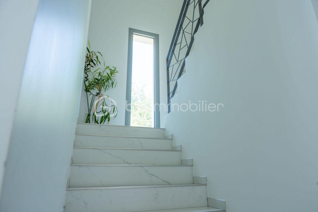 Maison Beaucroissant La Croix de la Main Montée Escalier.jpg