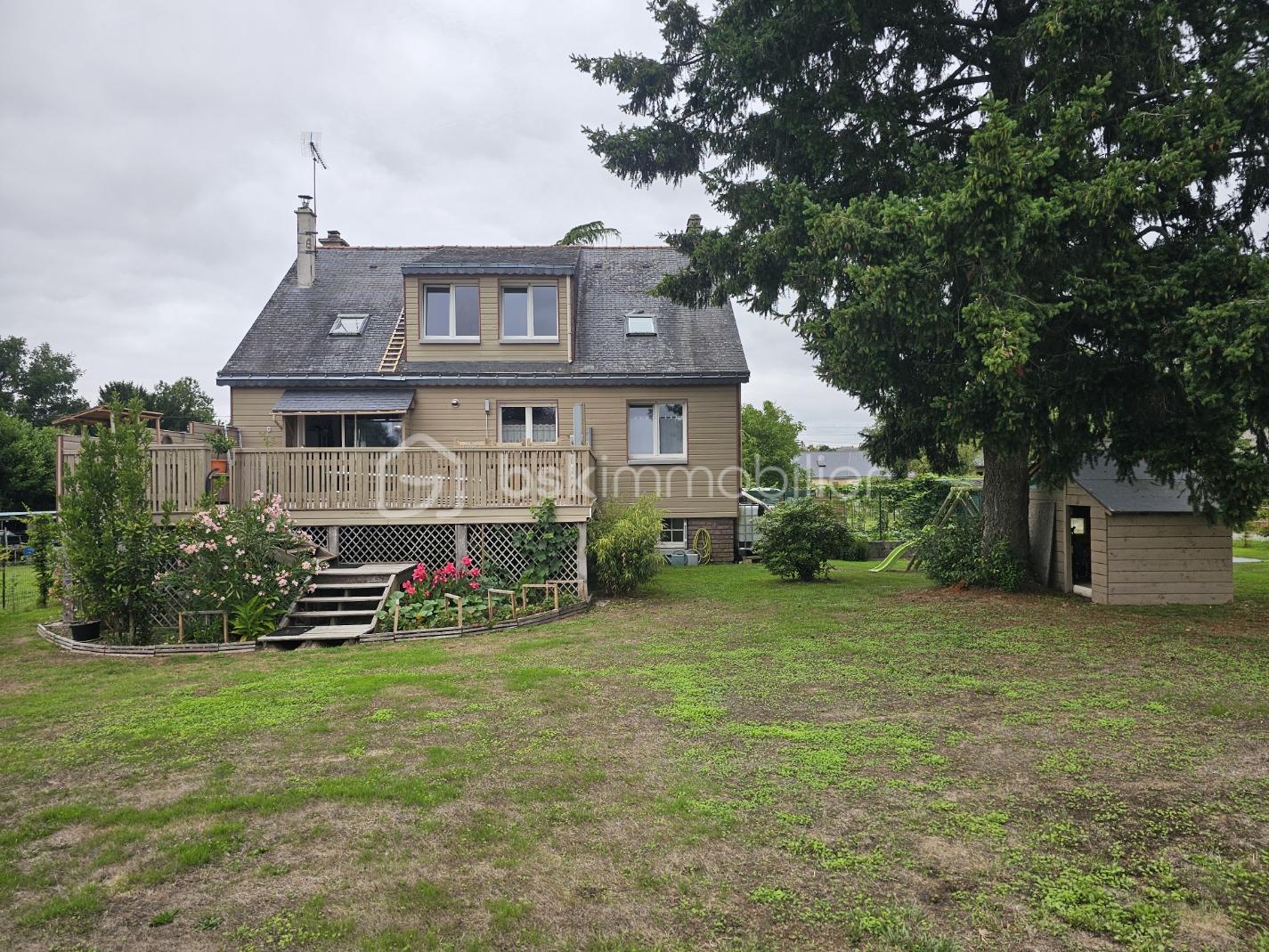 Maison traditionnelle de 160 m² - Ext3.jpg