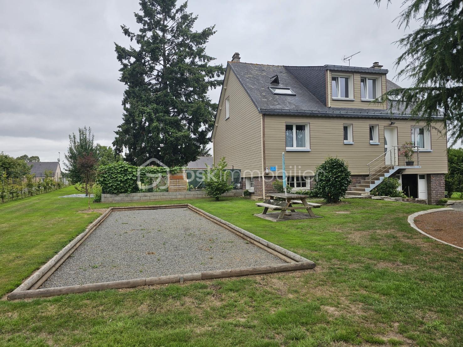 Maison traditionnelle de 160 m² - Ext4.jpg