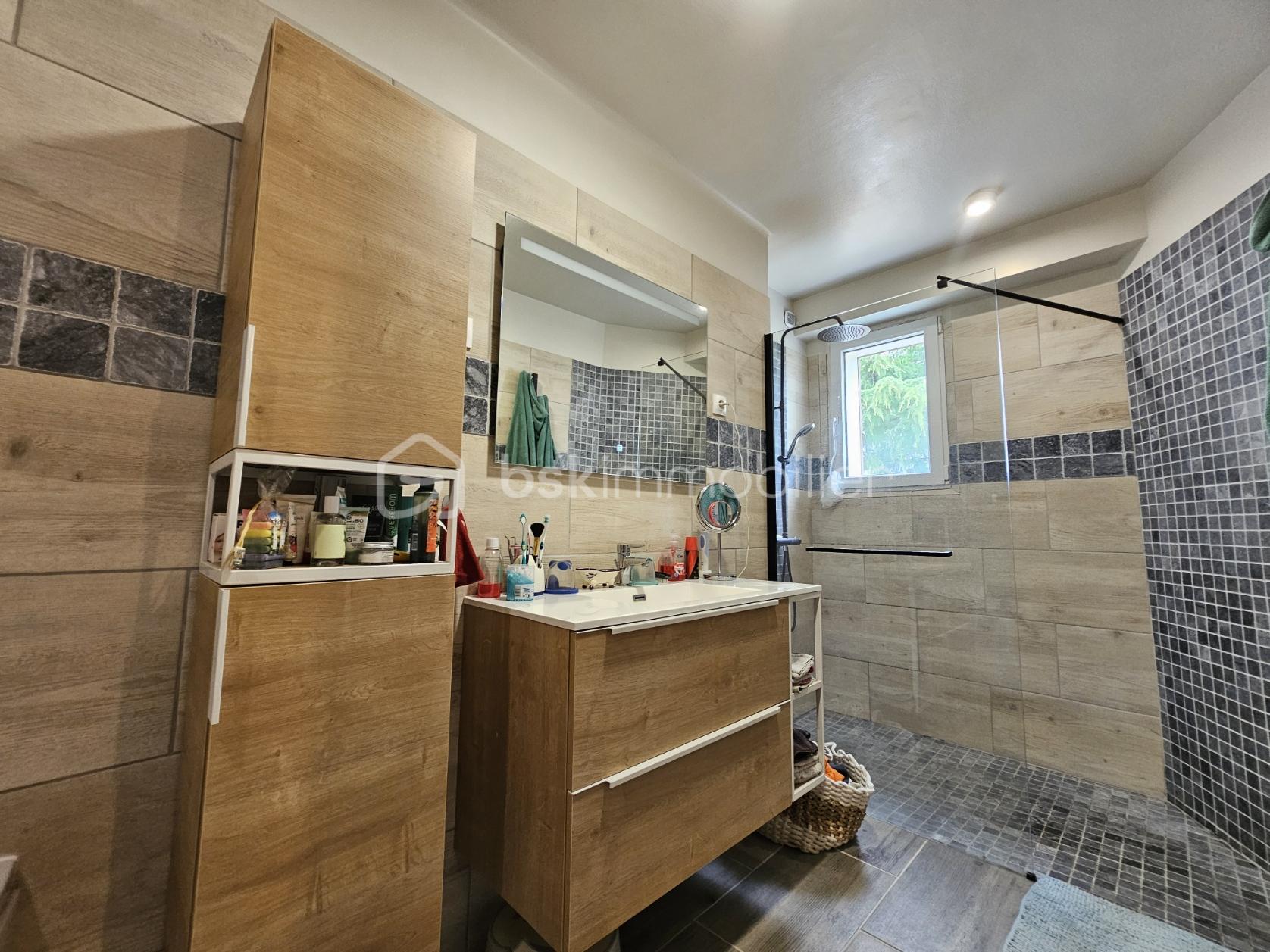 Maison traditionnelle de 160 m² - Sdb rdc 2.jpg