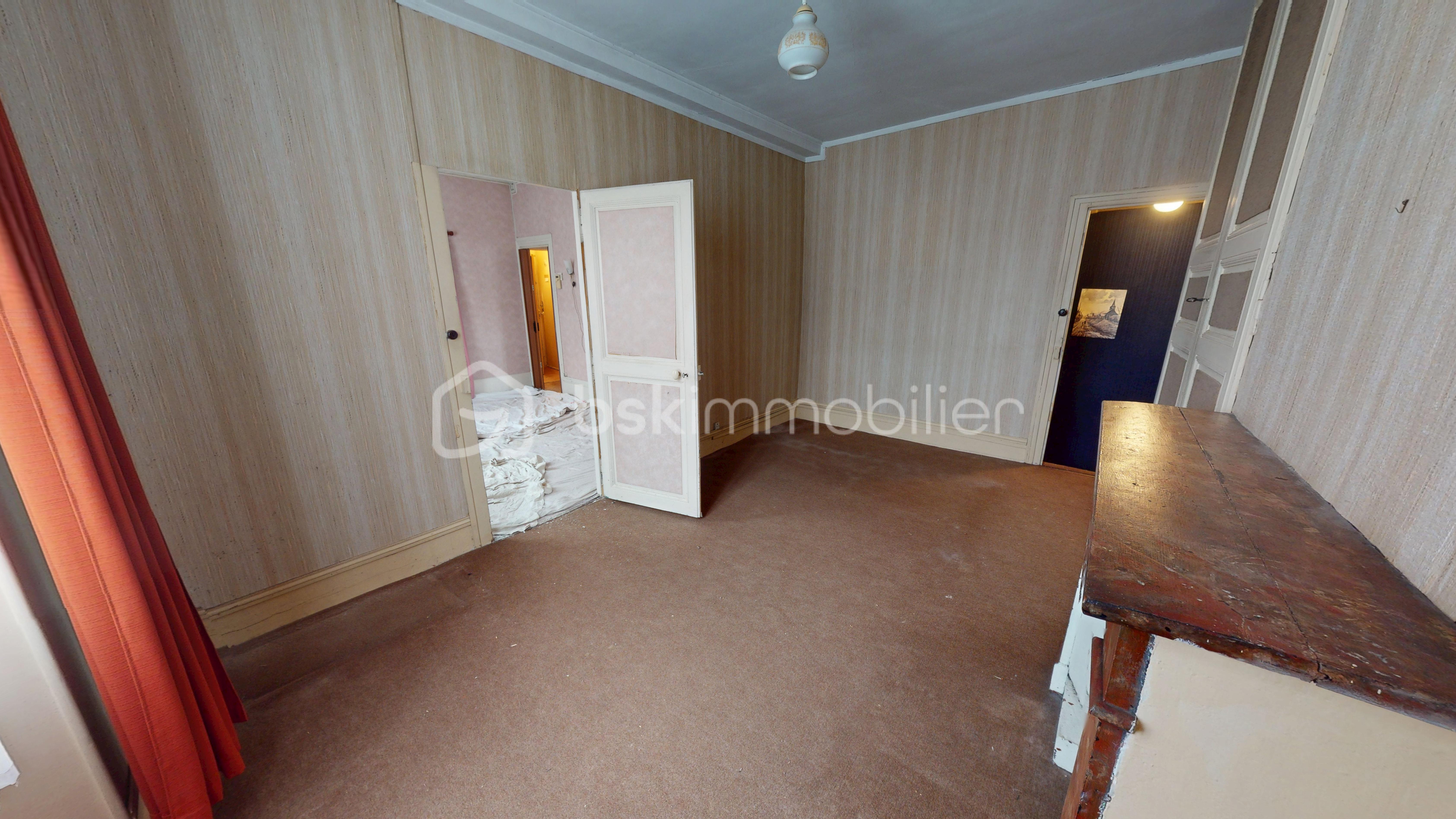 Maison de 200 m² - Immeuble-200m-Ladon-02152026_112207.jpg