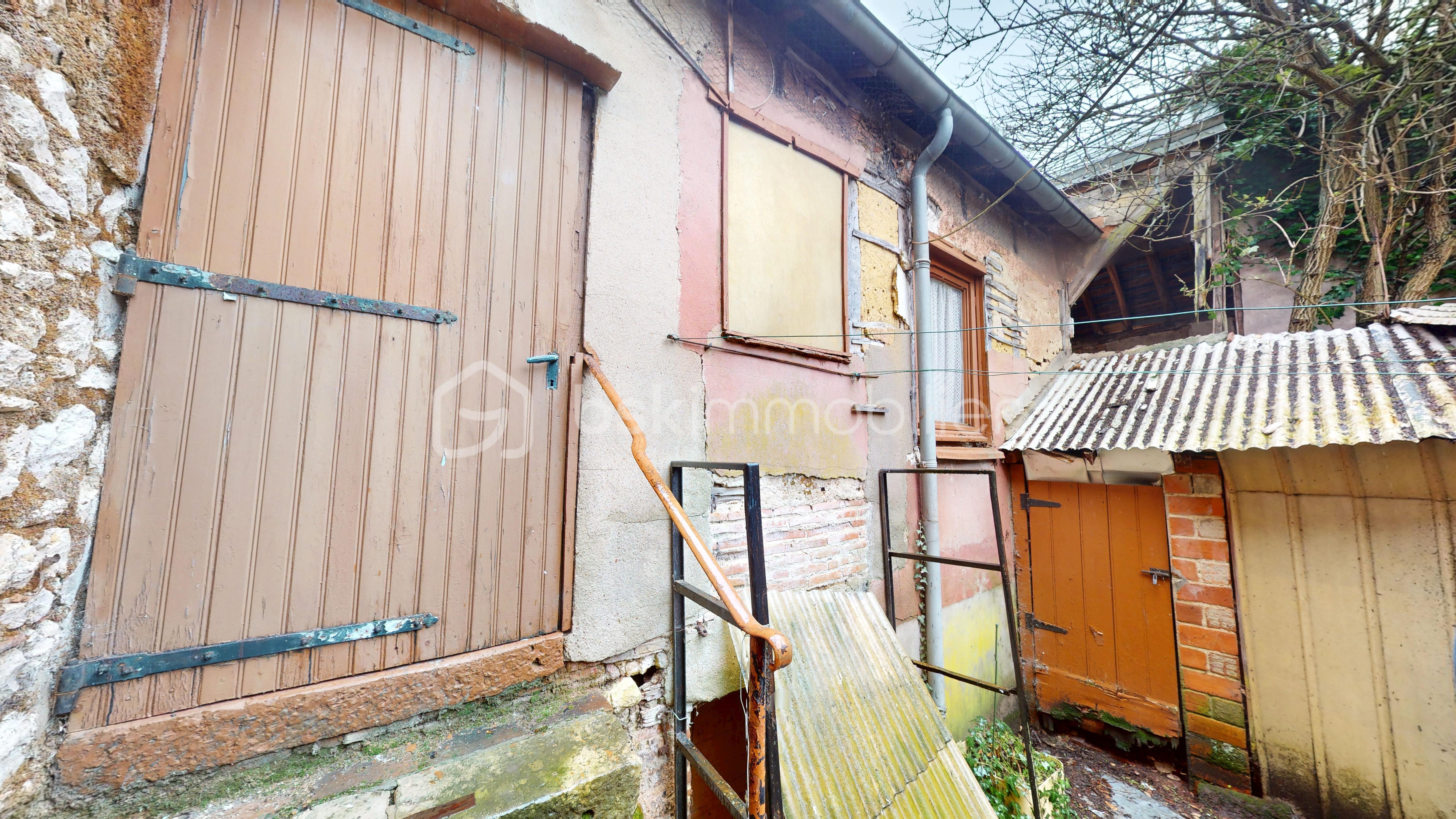 Maison de 200 m² - Immeuble-200m-Ladon-02152026_112538.jpg