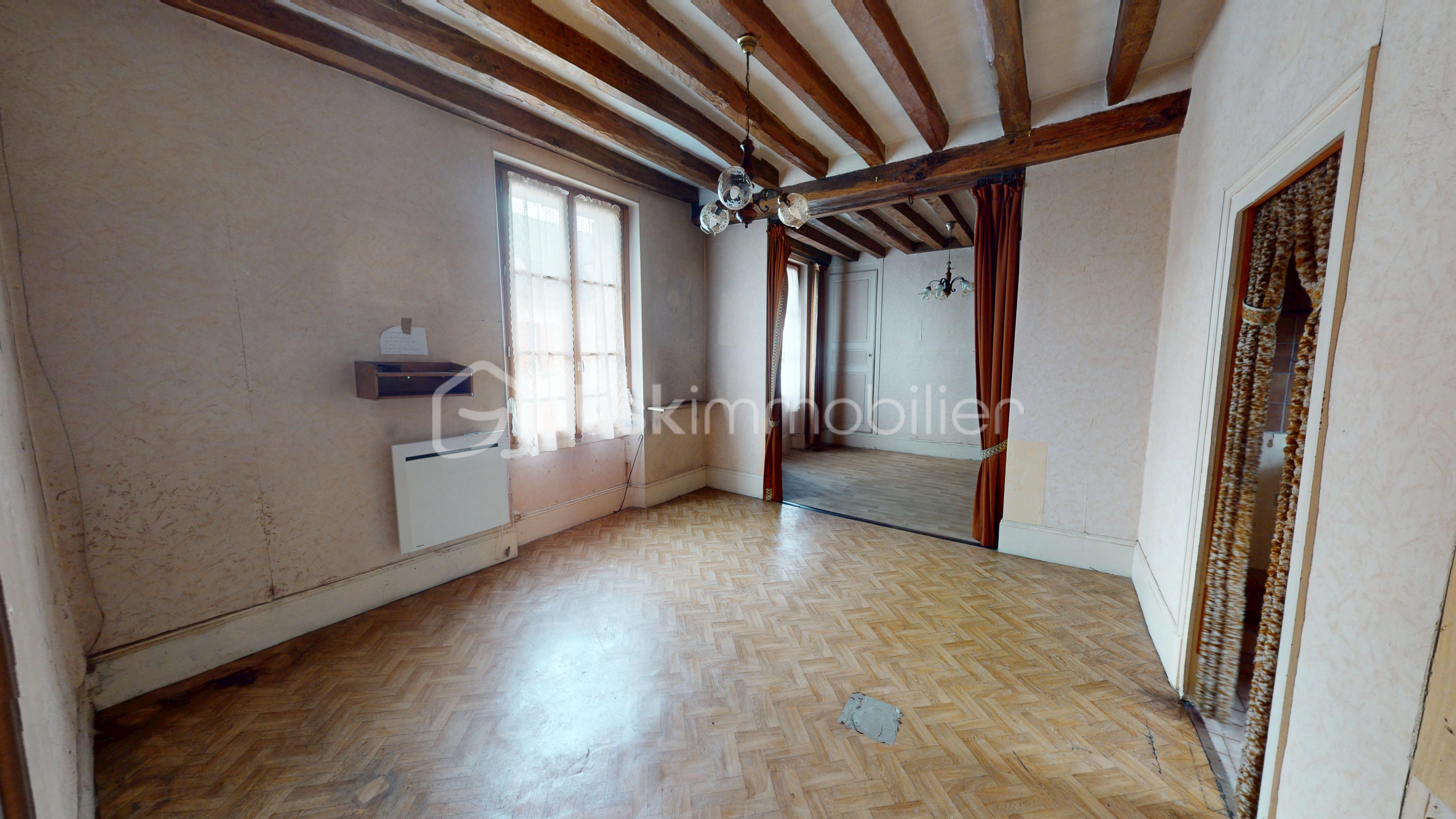 Maison de 200 m² - Immeuble-200m-Ladon-02152026_111943.jpg
