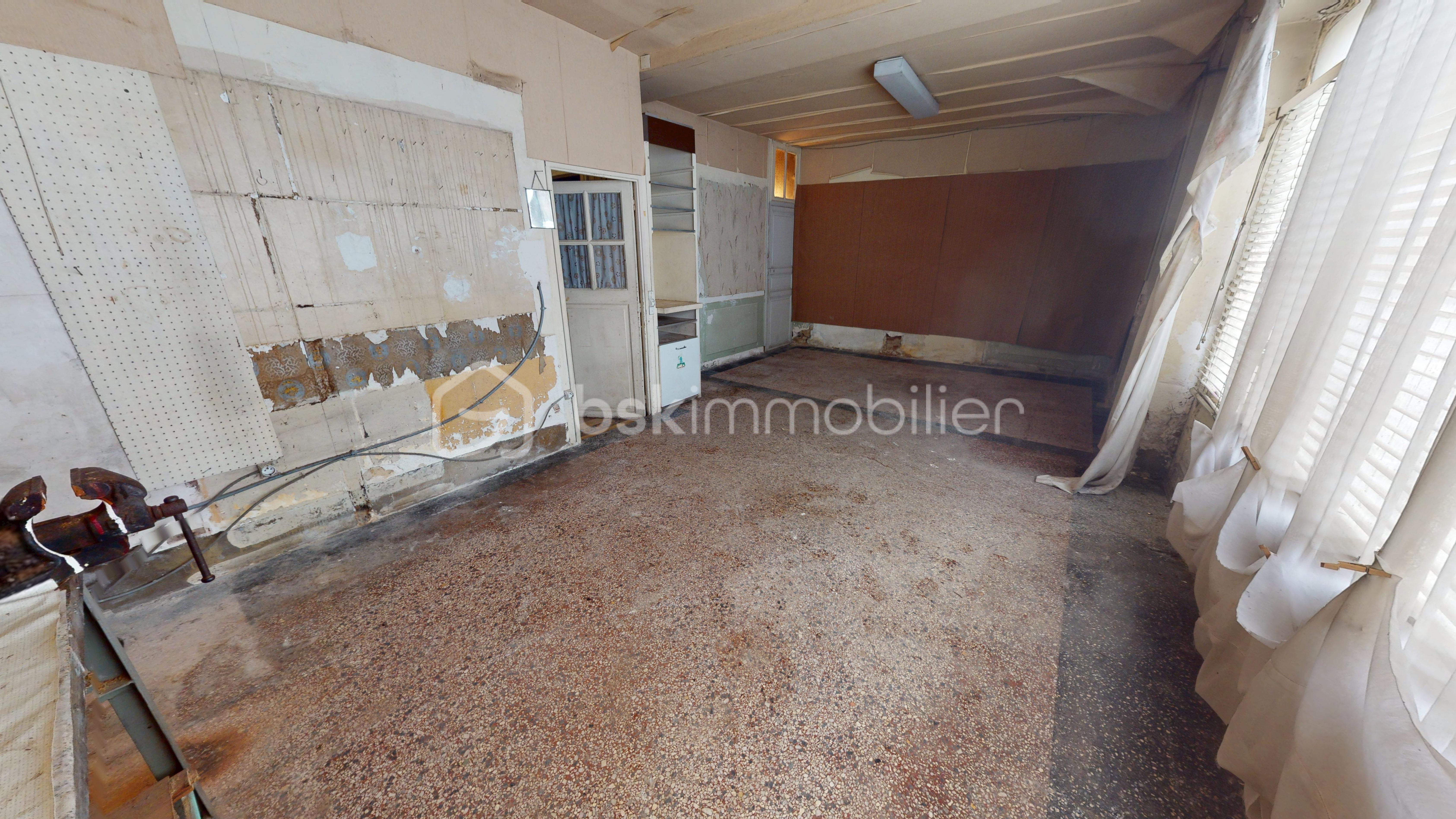 Maison de 200 m² - Immeuble-200m-Ladon-02152026_112447.jpg