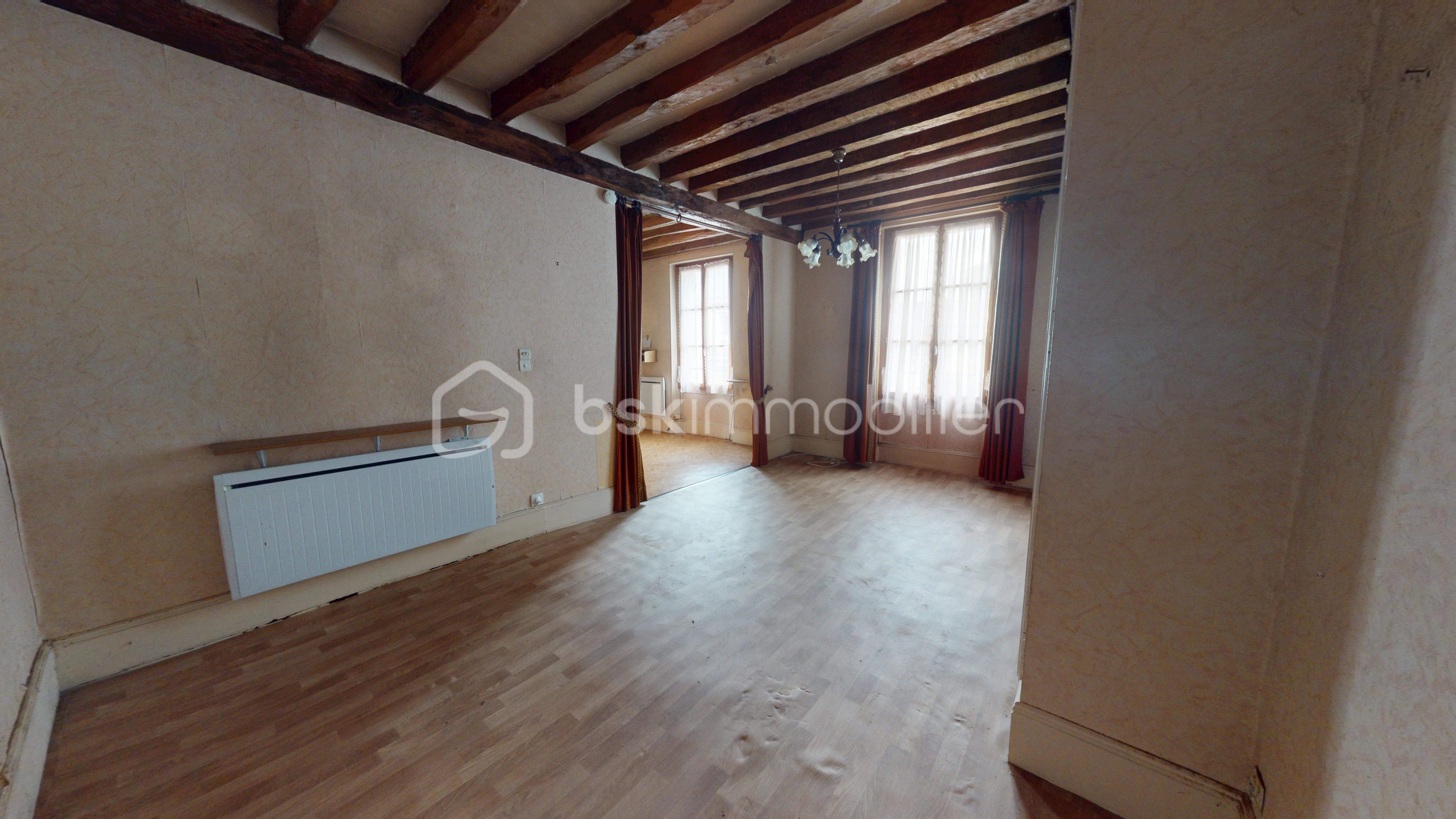 Maison de 200 m² - Immeuble-200m-Ladon-02152026_111825.jpg