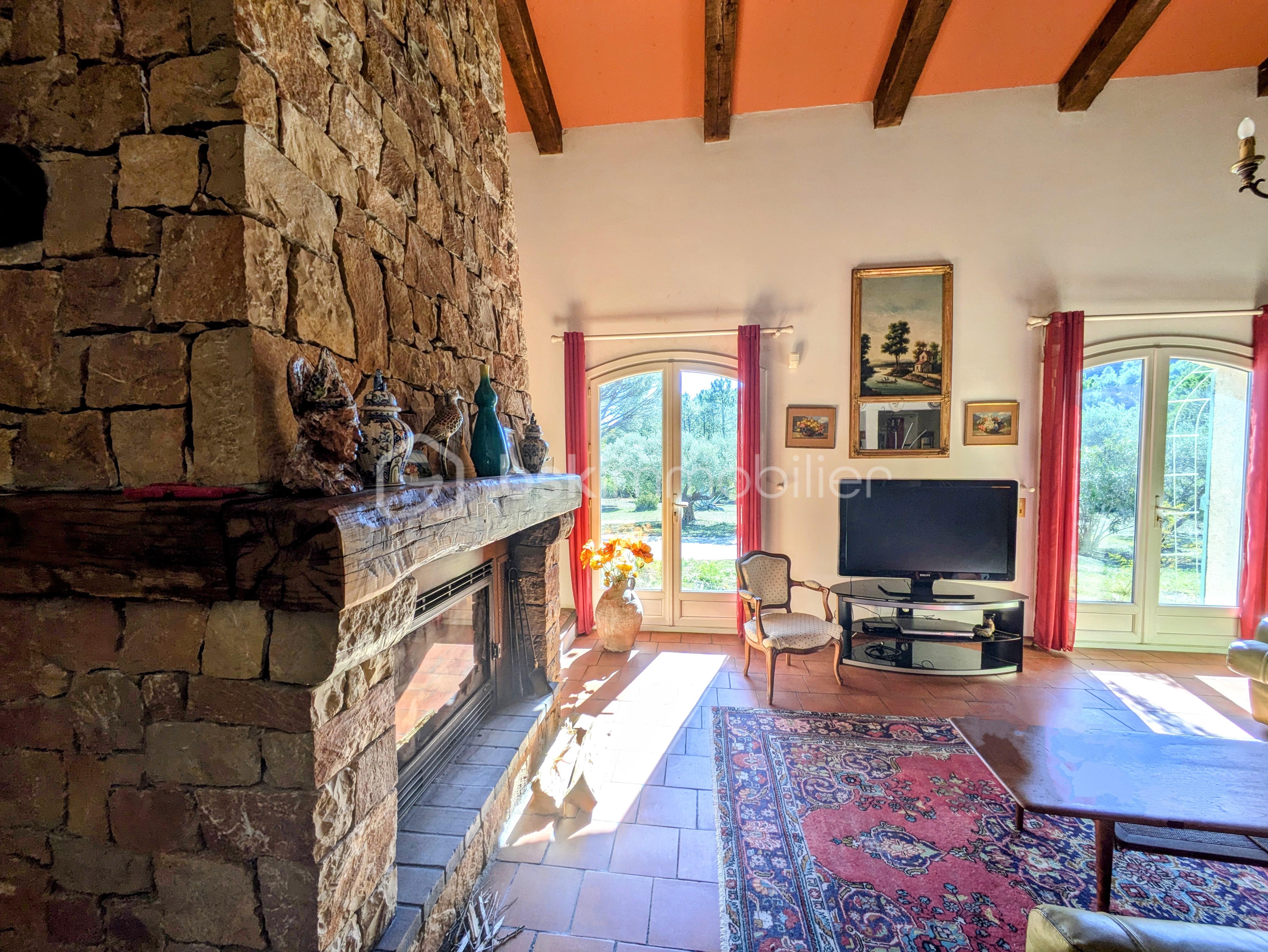 Maison d architecte de 208 m² - PXL_20241010_103009414.RAW-01.COVER~2.jpg