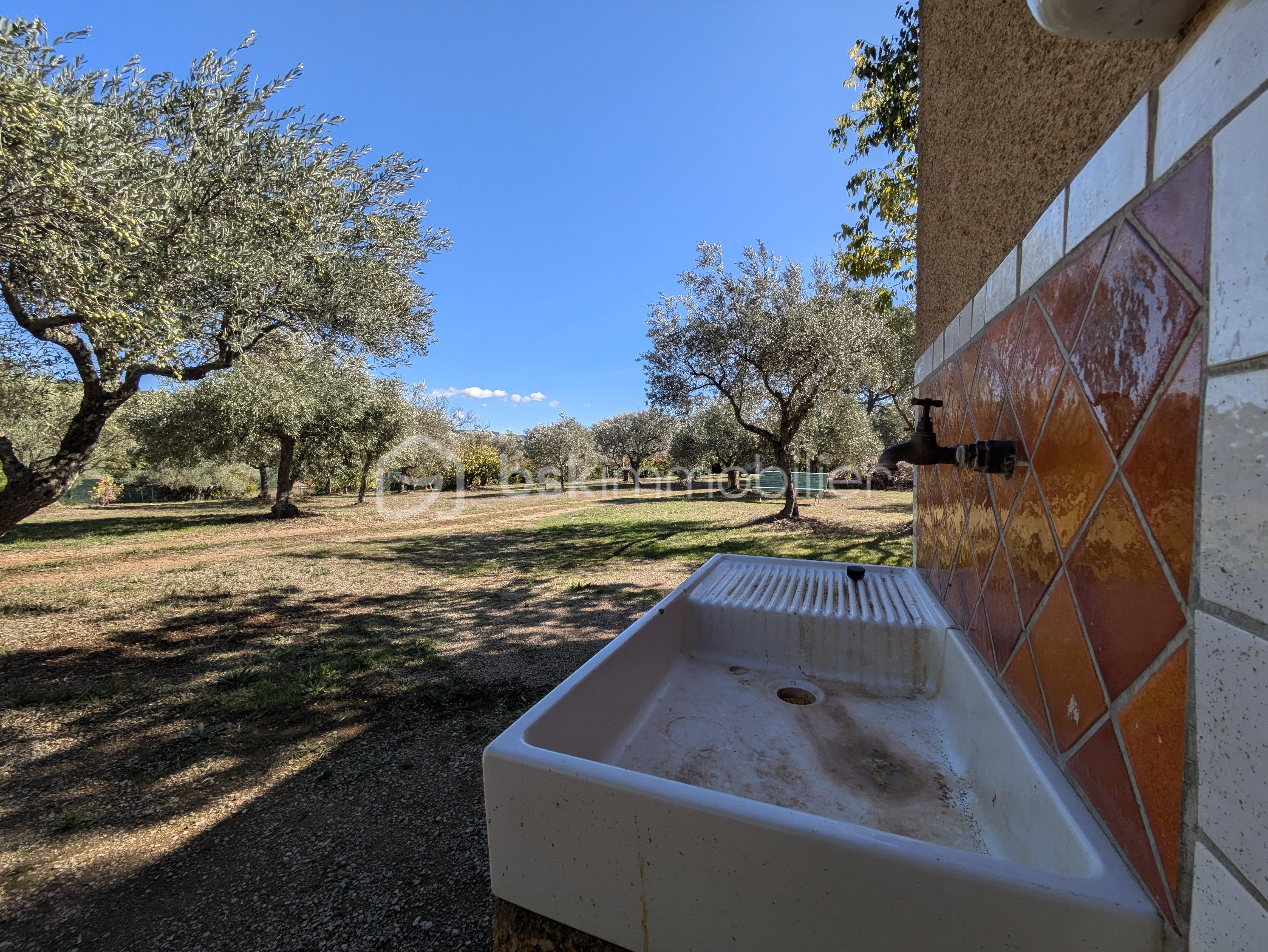 Maison d architecte de 208 m² - PXL_20241010_102337331.RAW-01.COVER.jpg