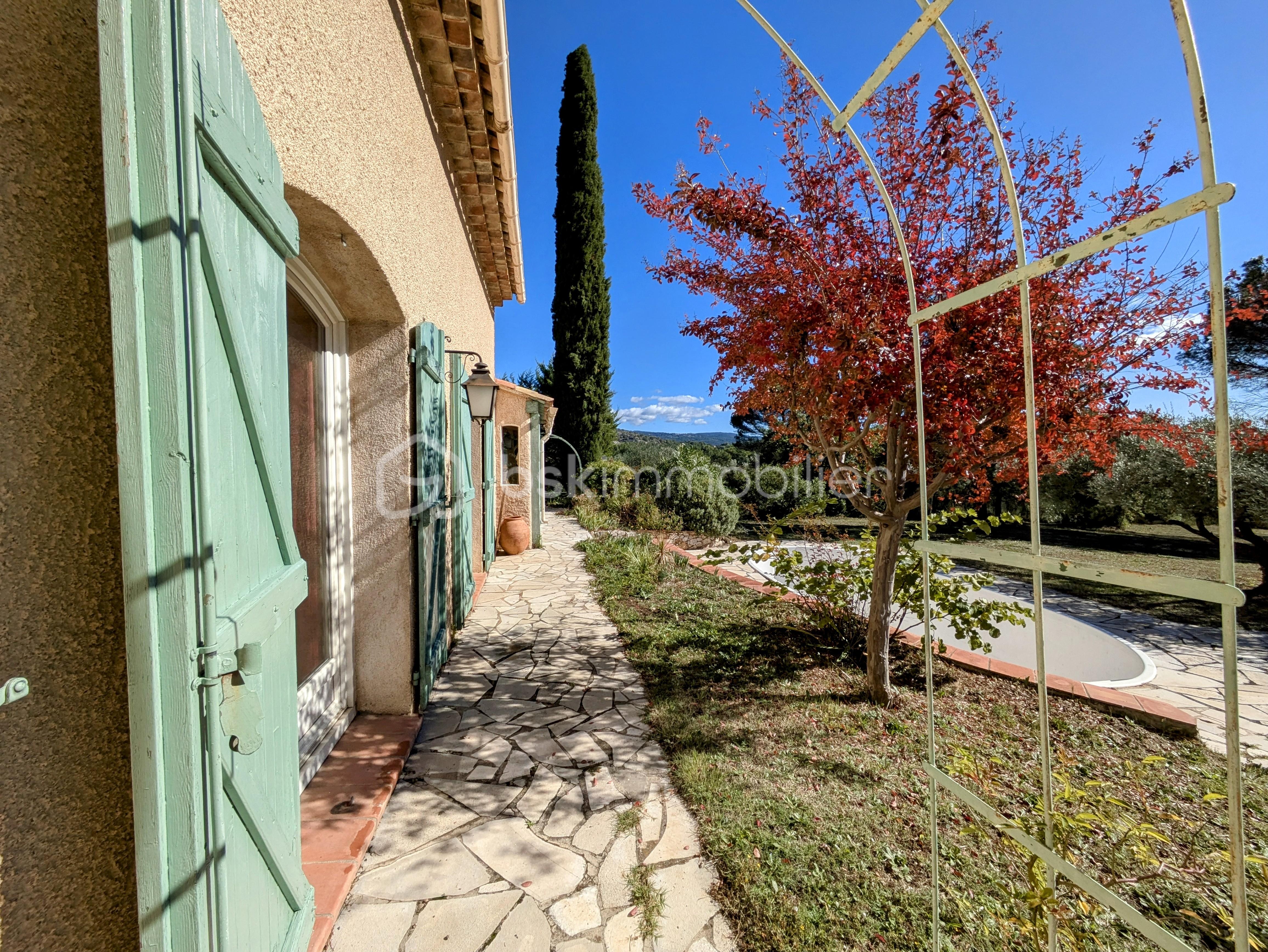 Maison d architecte de 208 m² - PXL_20241010_095930017.RAW-01.COVER~2.jpg