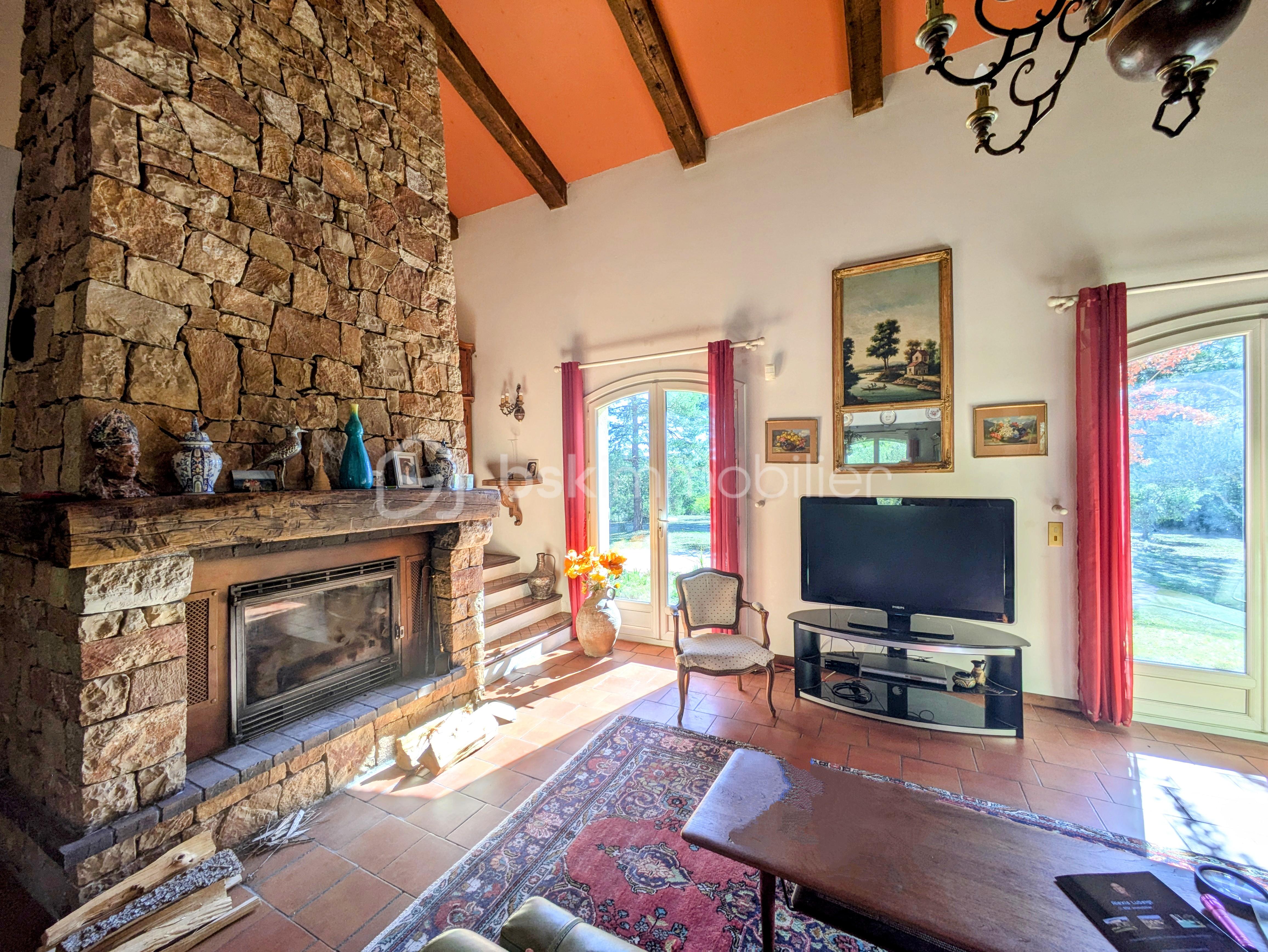 Maison d architecte de 208 m² - PXL_20241010_102655836.RAW-01.COVER~2.jpg