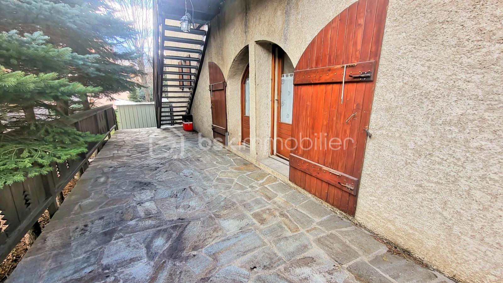 Maison traditionnelle de 275 m² - b8e7755c-6aee-4e91-84a0-6b6df57d9b60.jpg