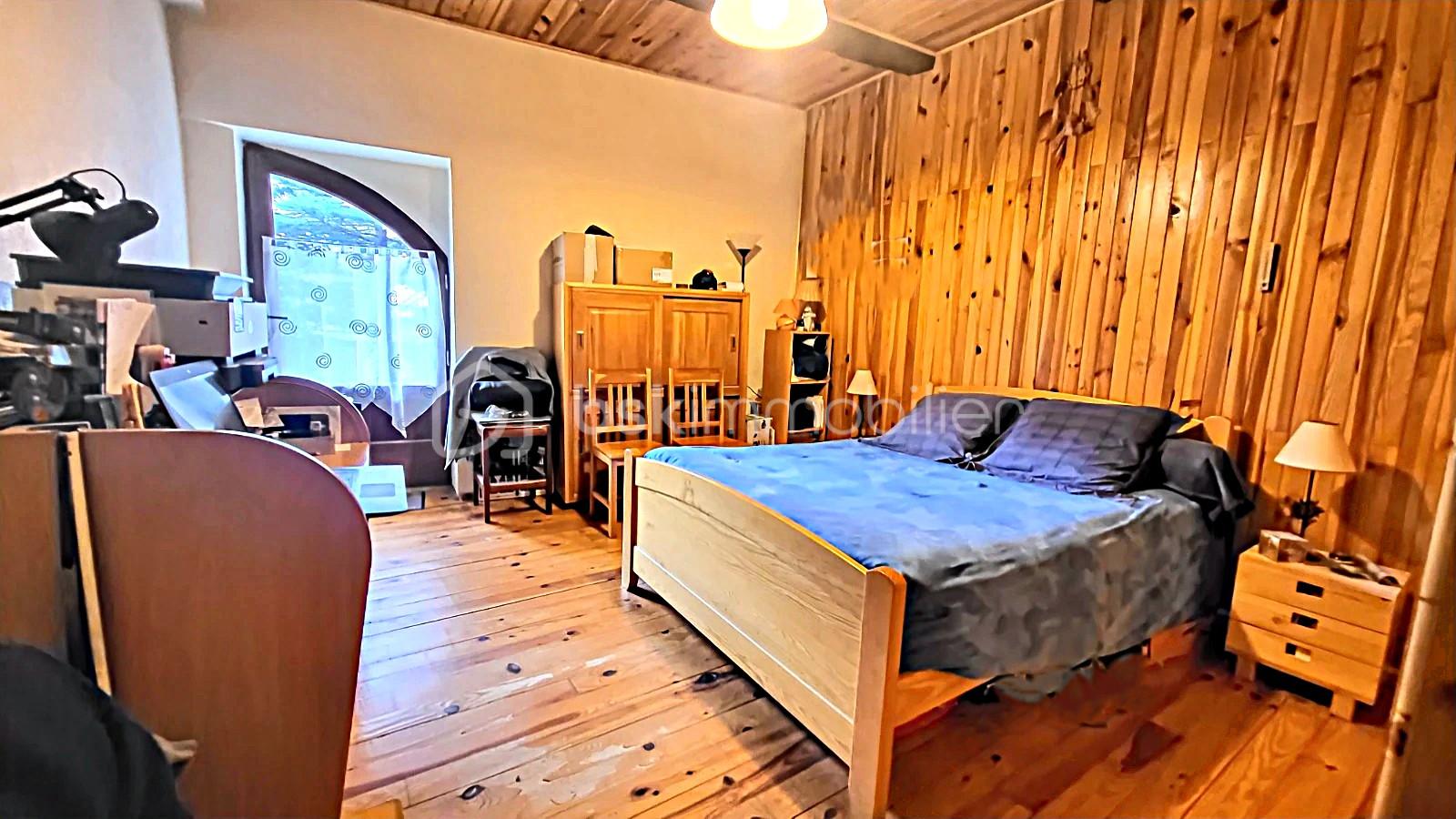 Maison traditionnelle de 275 m² - chambre.jpg