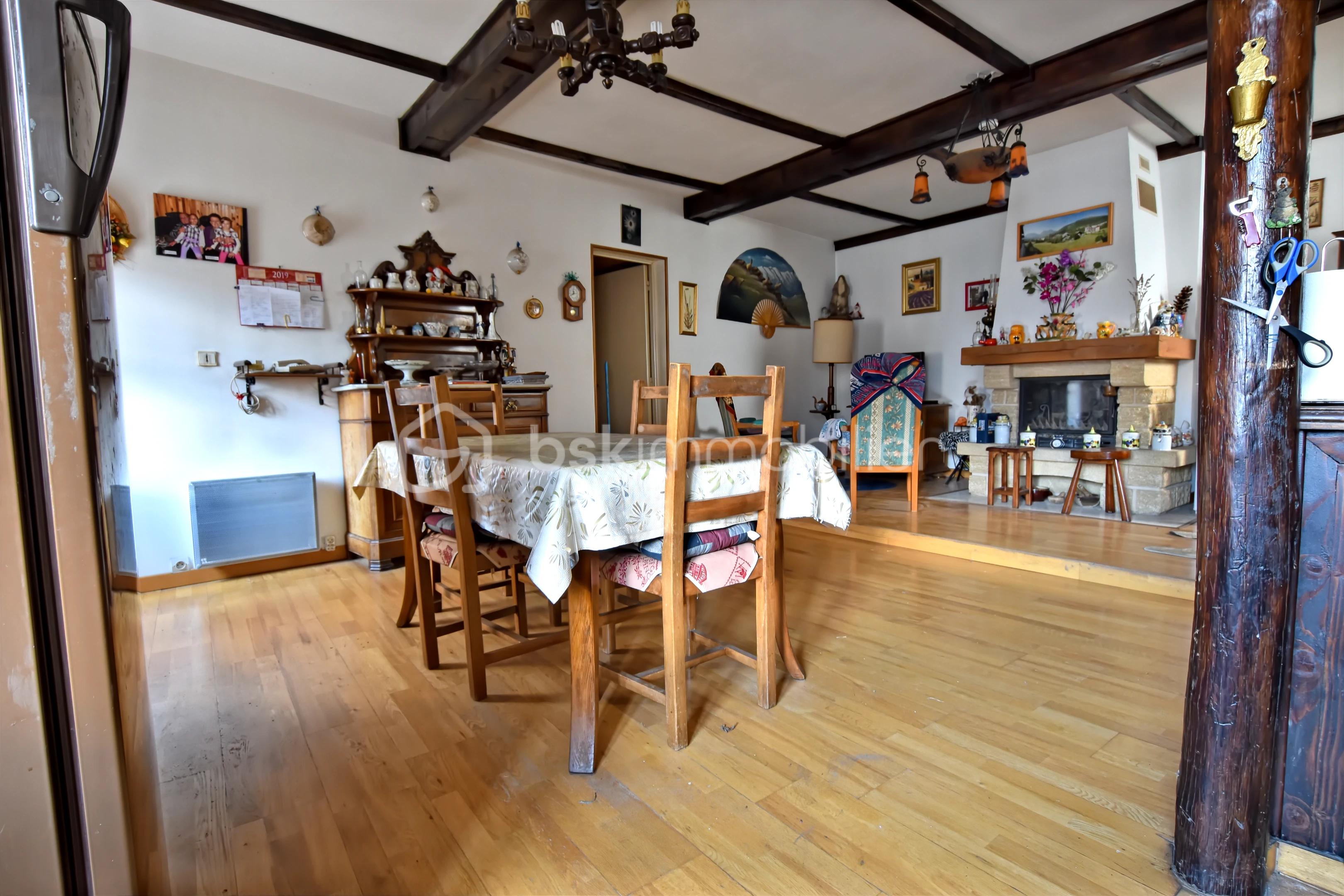 Maison traditionnelle de 275 m² - salon t3.jpg