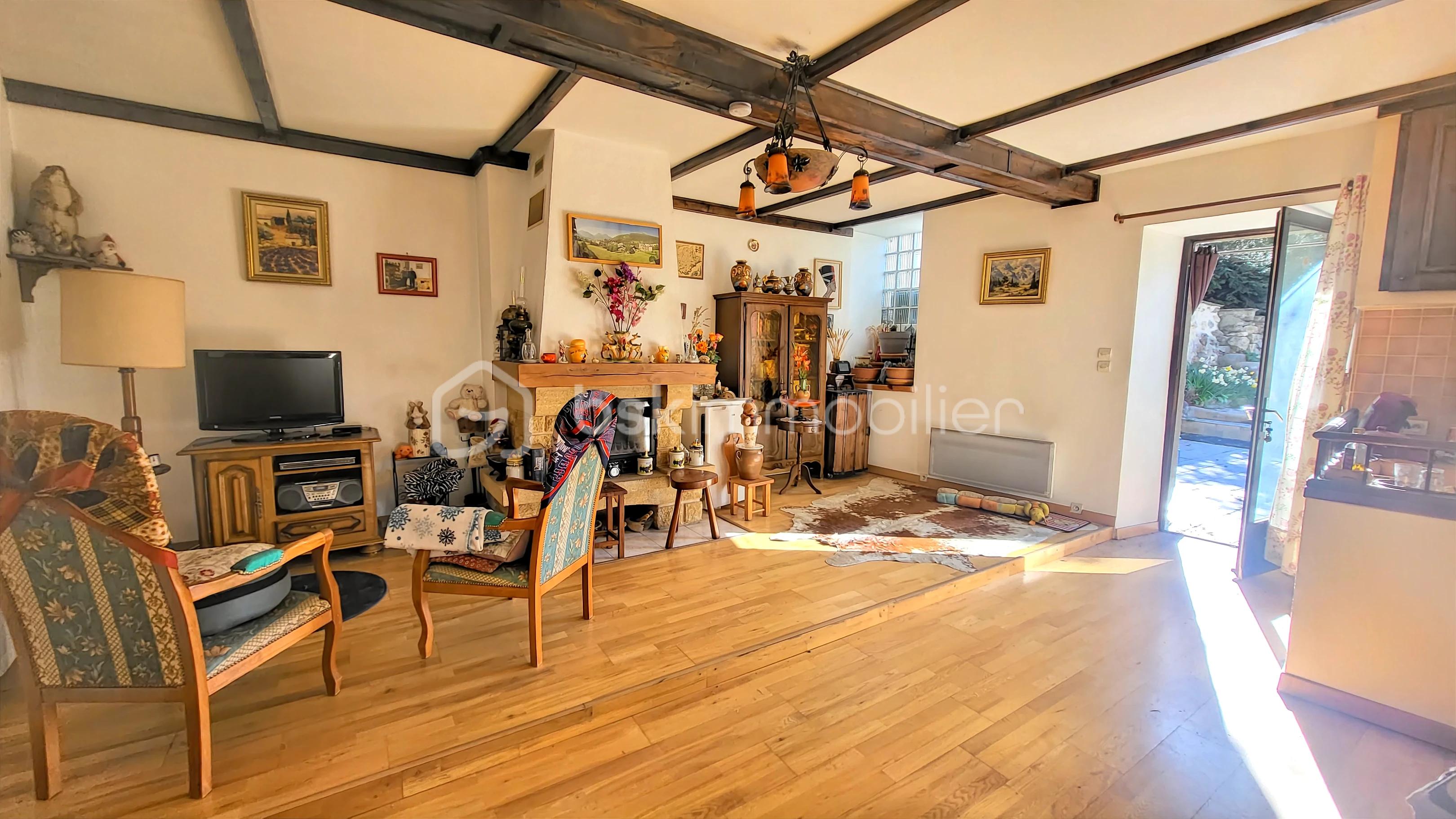 Maison traditionnelle de 275 m² - 5219afc5-670e-47ef-b476-fb15448abae1 (1).jpg
