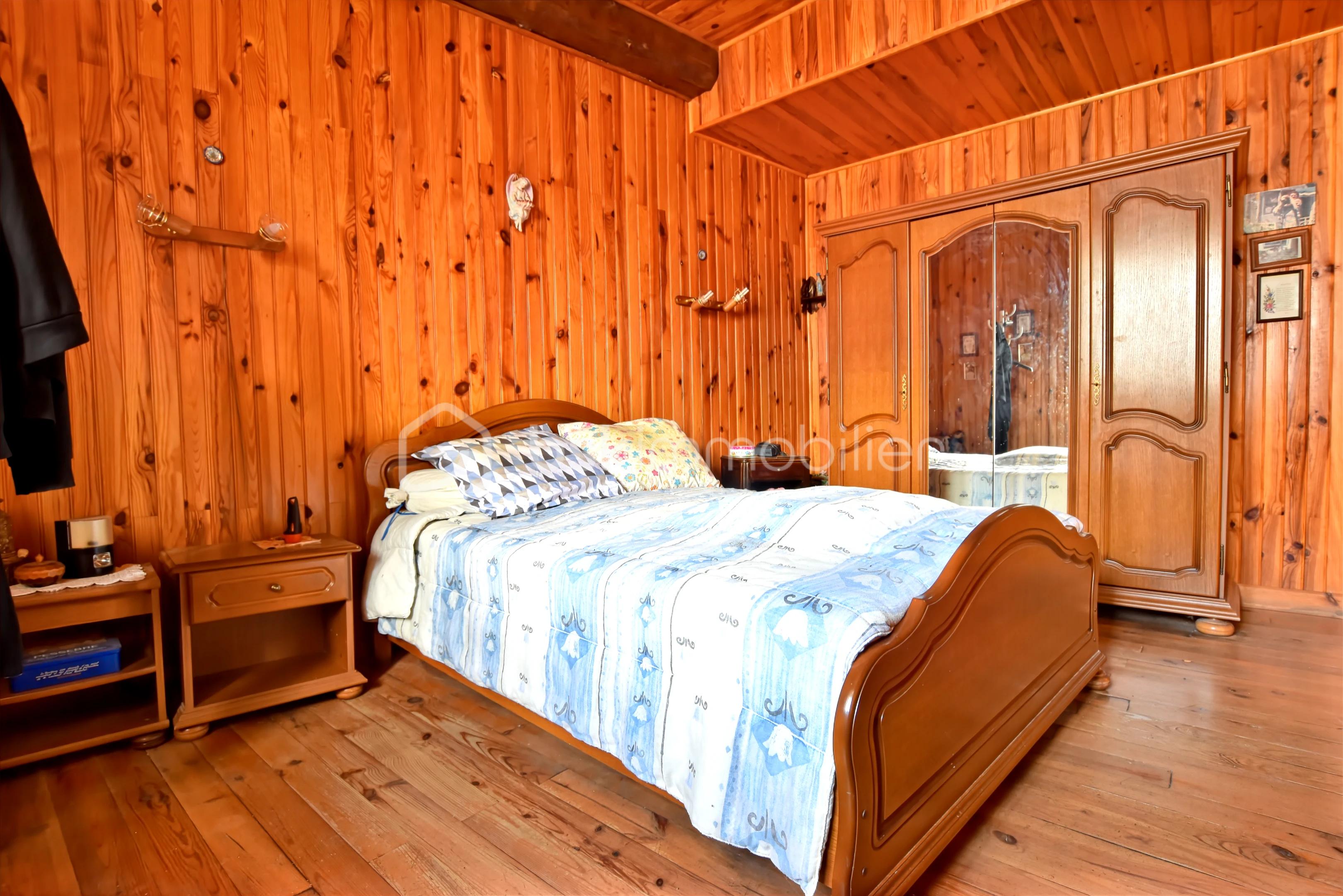 Maison traditionnelle de 275 m² - CHAMBRE 2  T3.jpg