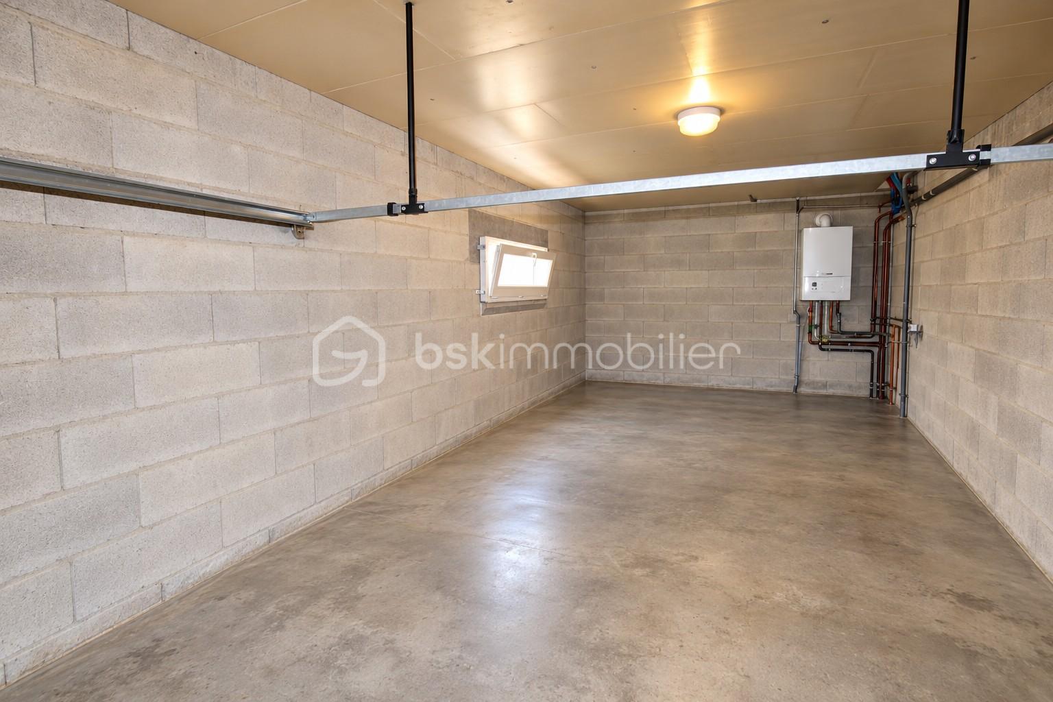 Garage .jpg
