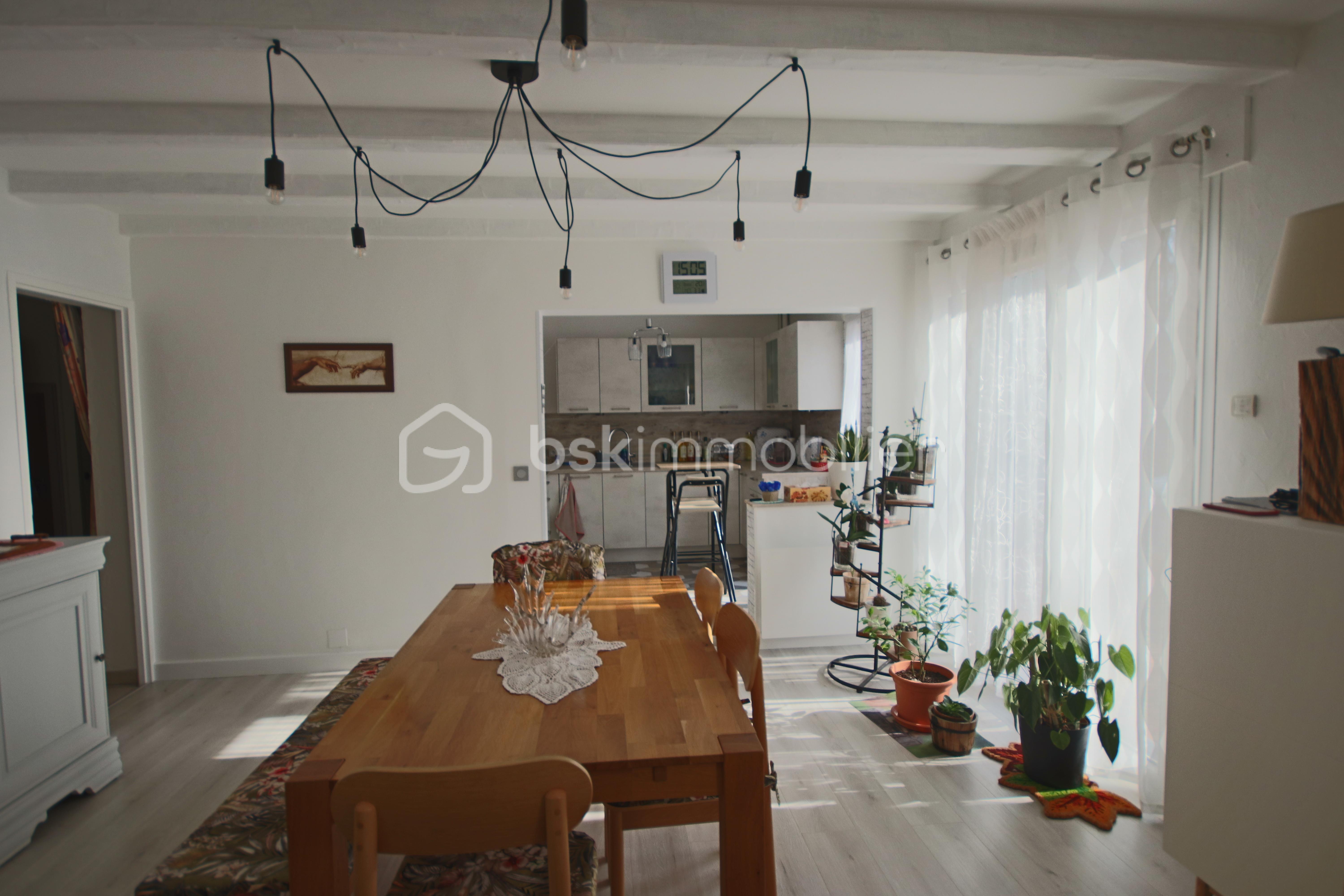 Duplex de 105 m² - salon cuisine.jpg