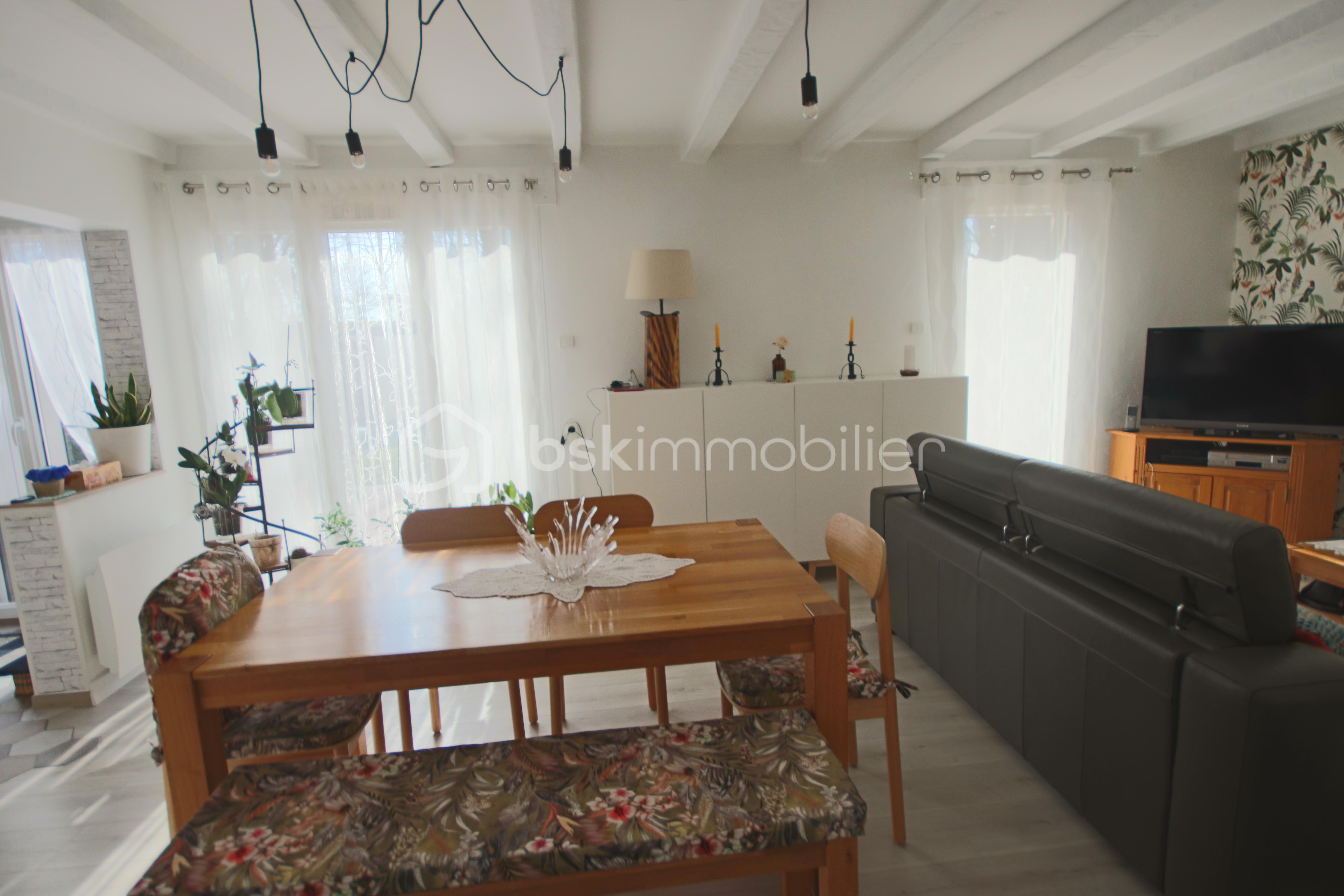 Duplex de 105 m² - salon vue fenêtres.jpg