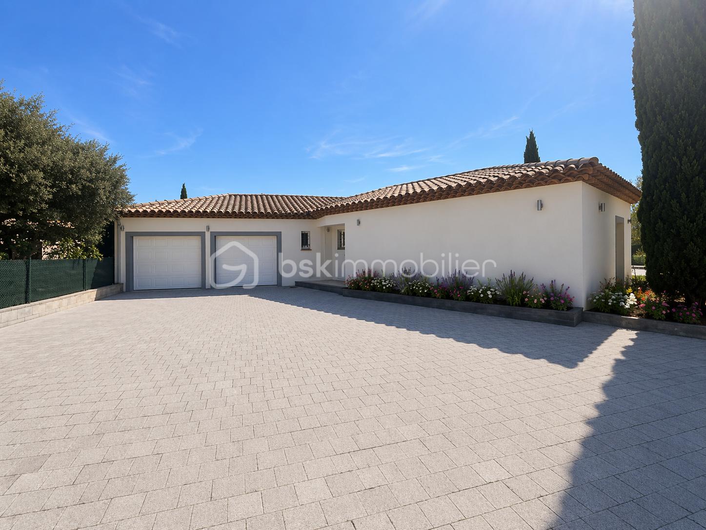 EXTERIEUR PARKING (1).png