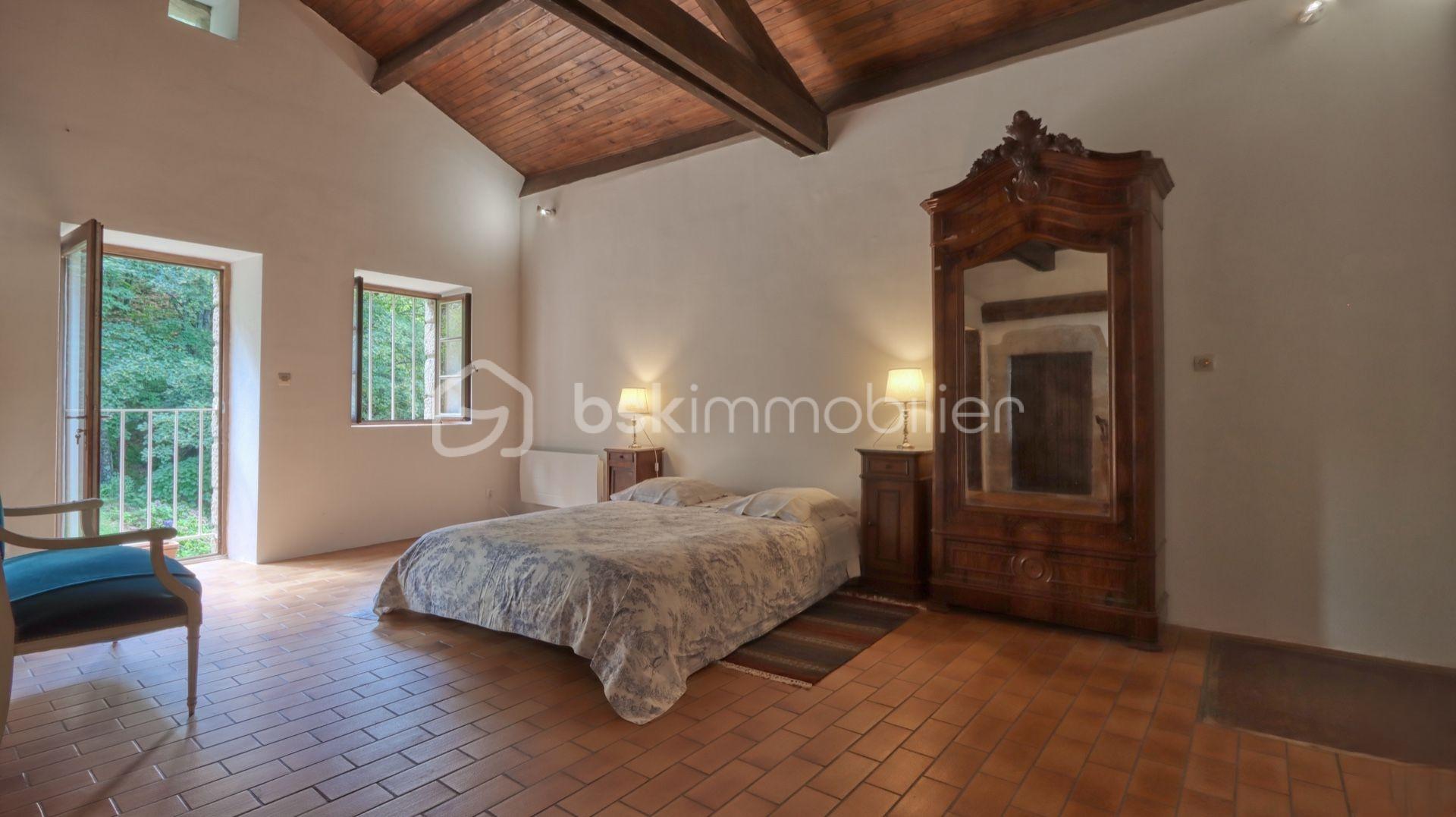 Domaine de 270 m² - T4Studio.jpg