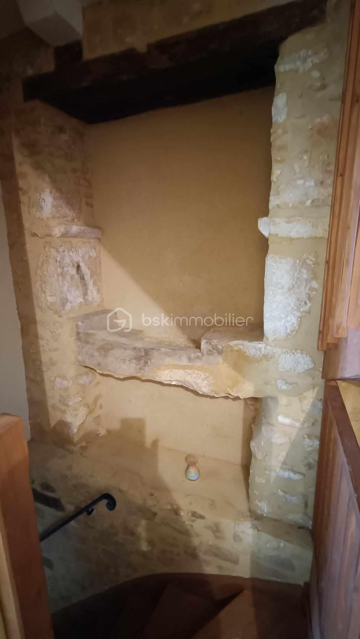 Immeuble mixte de 248 m² - 363502923_1302628280447295_980406384926897560_n.jpg