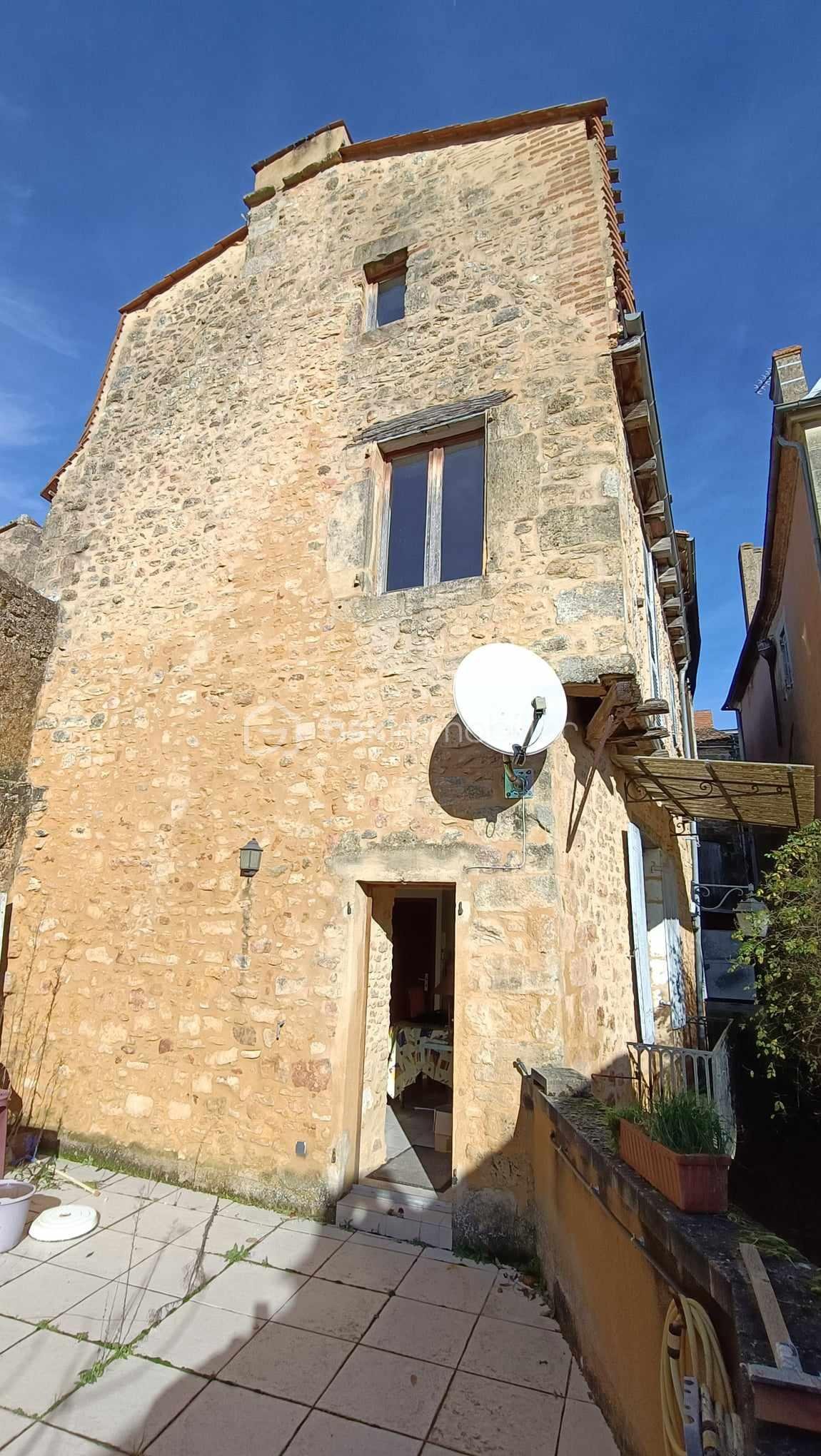 Immeuble mixte de 248 m² - 387508168_635147545231527_3276803225470918269_n.jpg