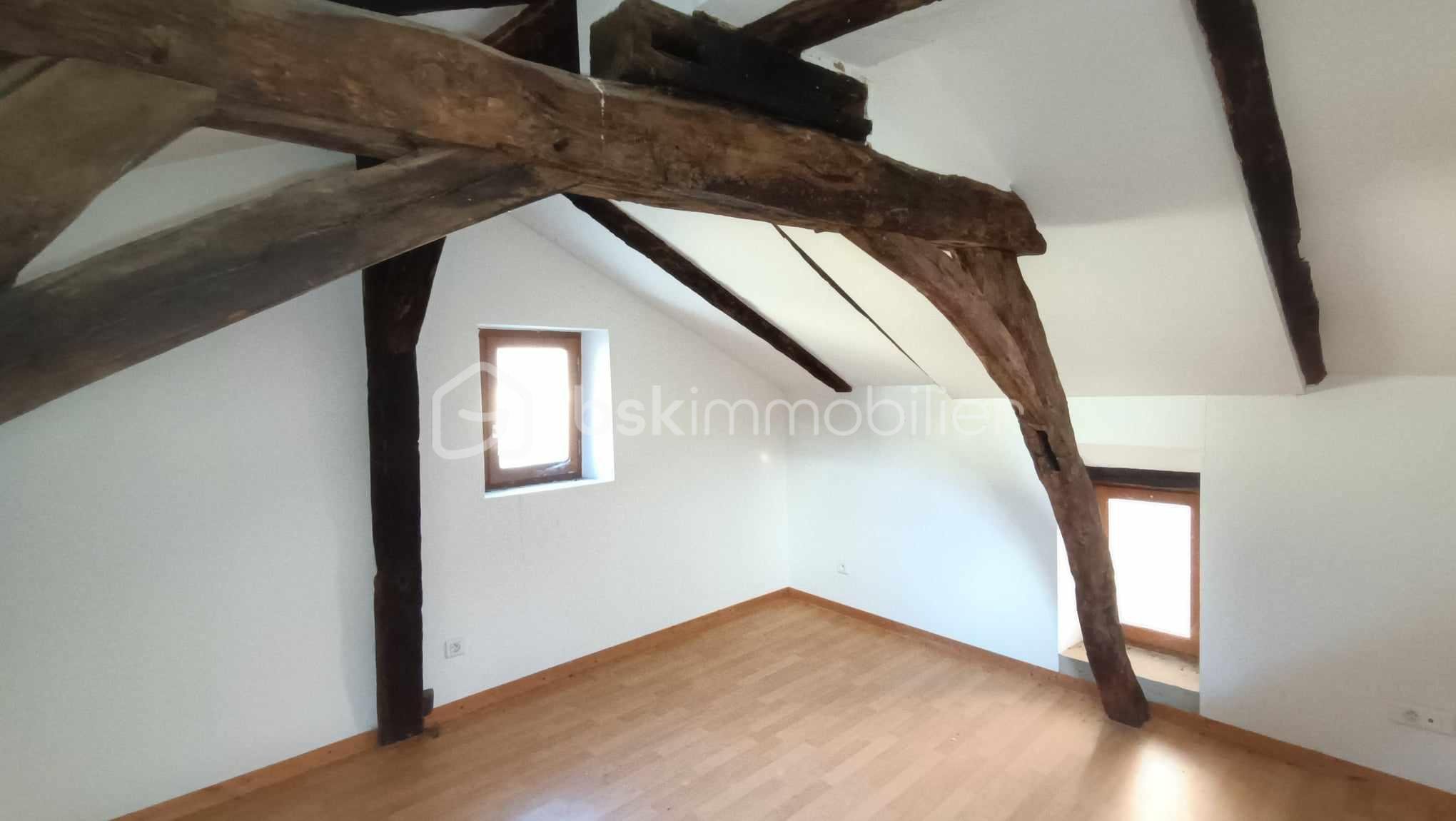 Immeuble mixte de 248 m² - 368135093_364317692727715_660806041563495945_n.jpg