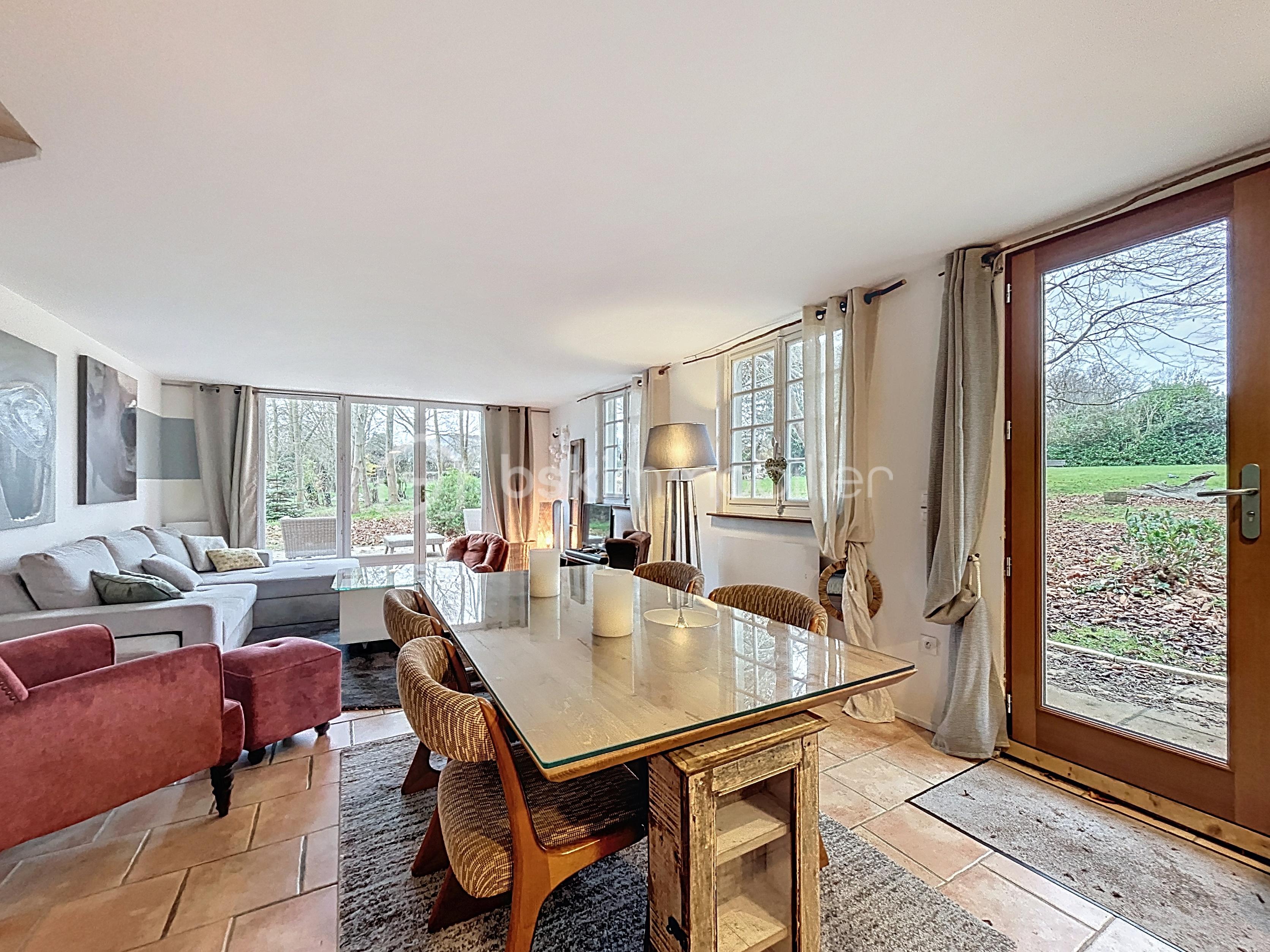 Maison traditionnelle de 210 m² - riviere-st-sauveur_00005.jpg