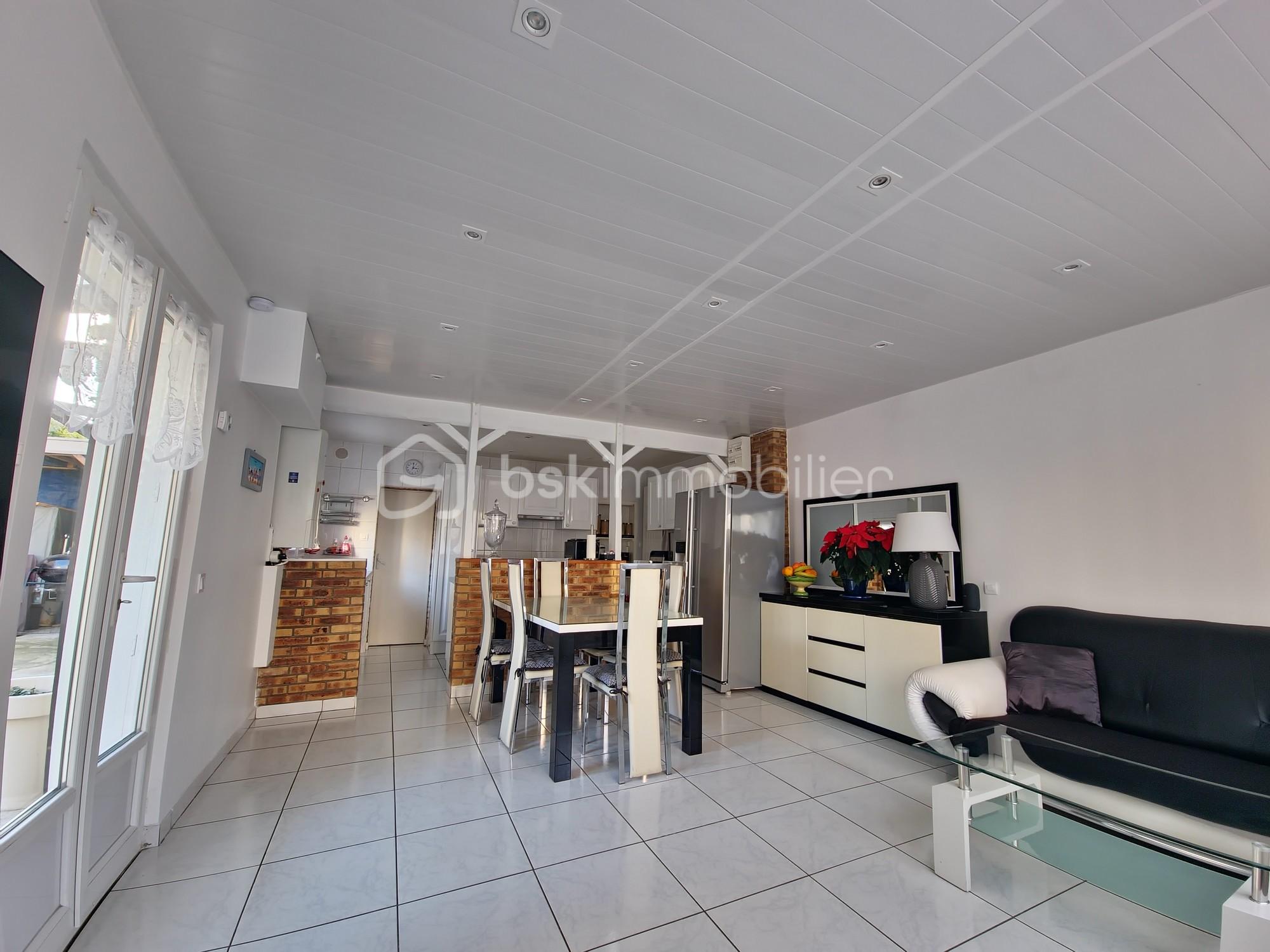 Maison de 107 m² - 2 SALON.jpg