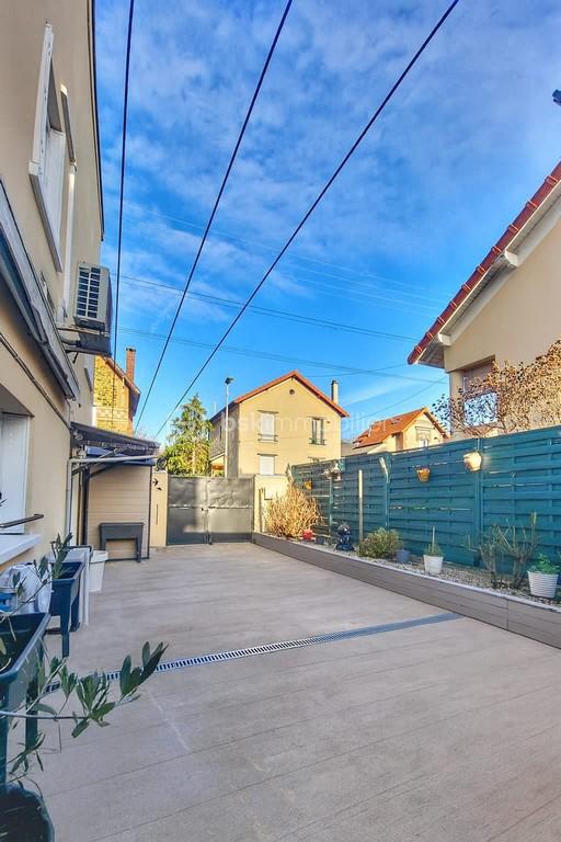 Maison de 107 m² - 14 COUR.jpg