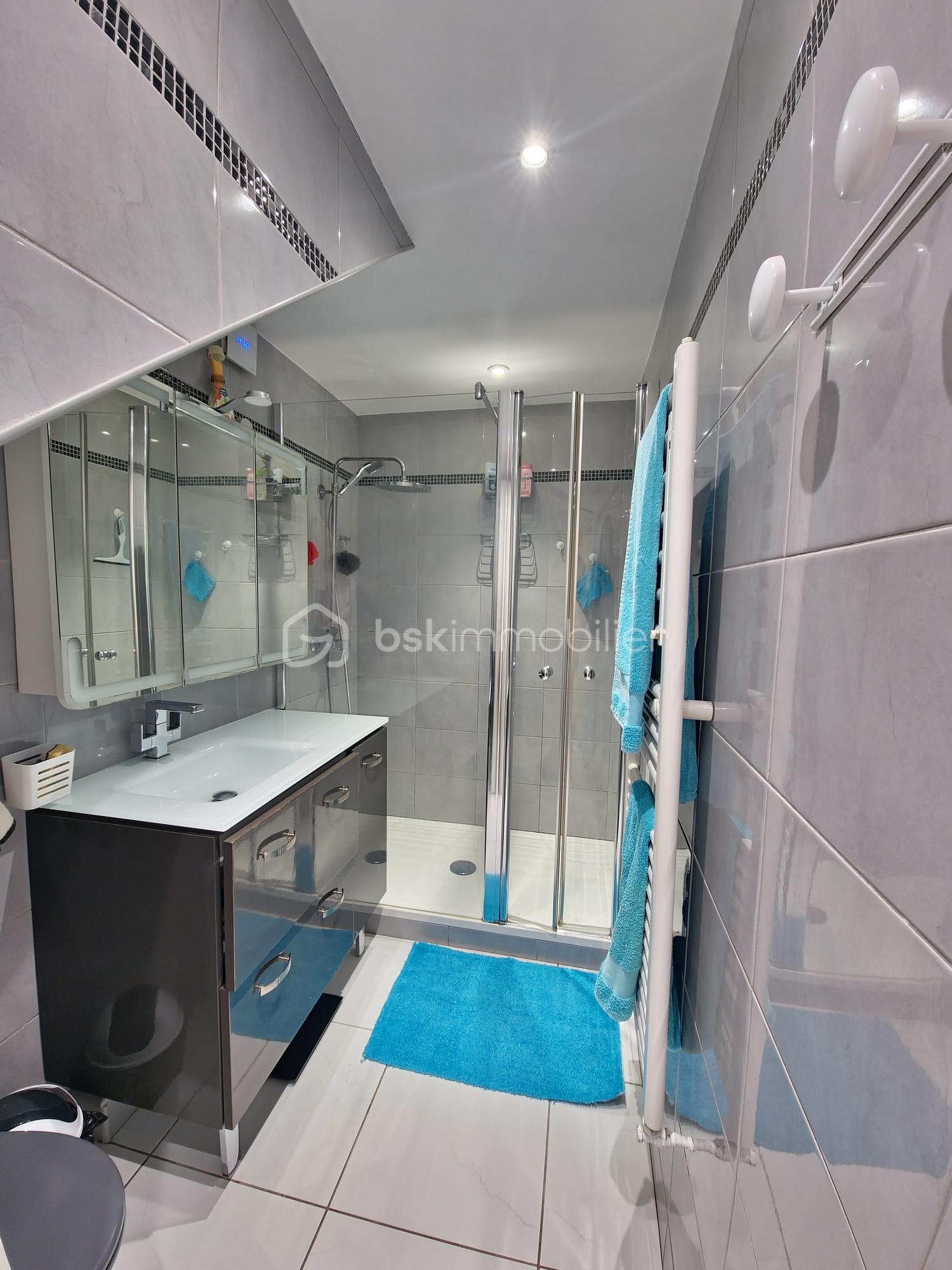 Maison de 107 m² - 6 SALLE D'EAU.jpg