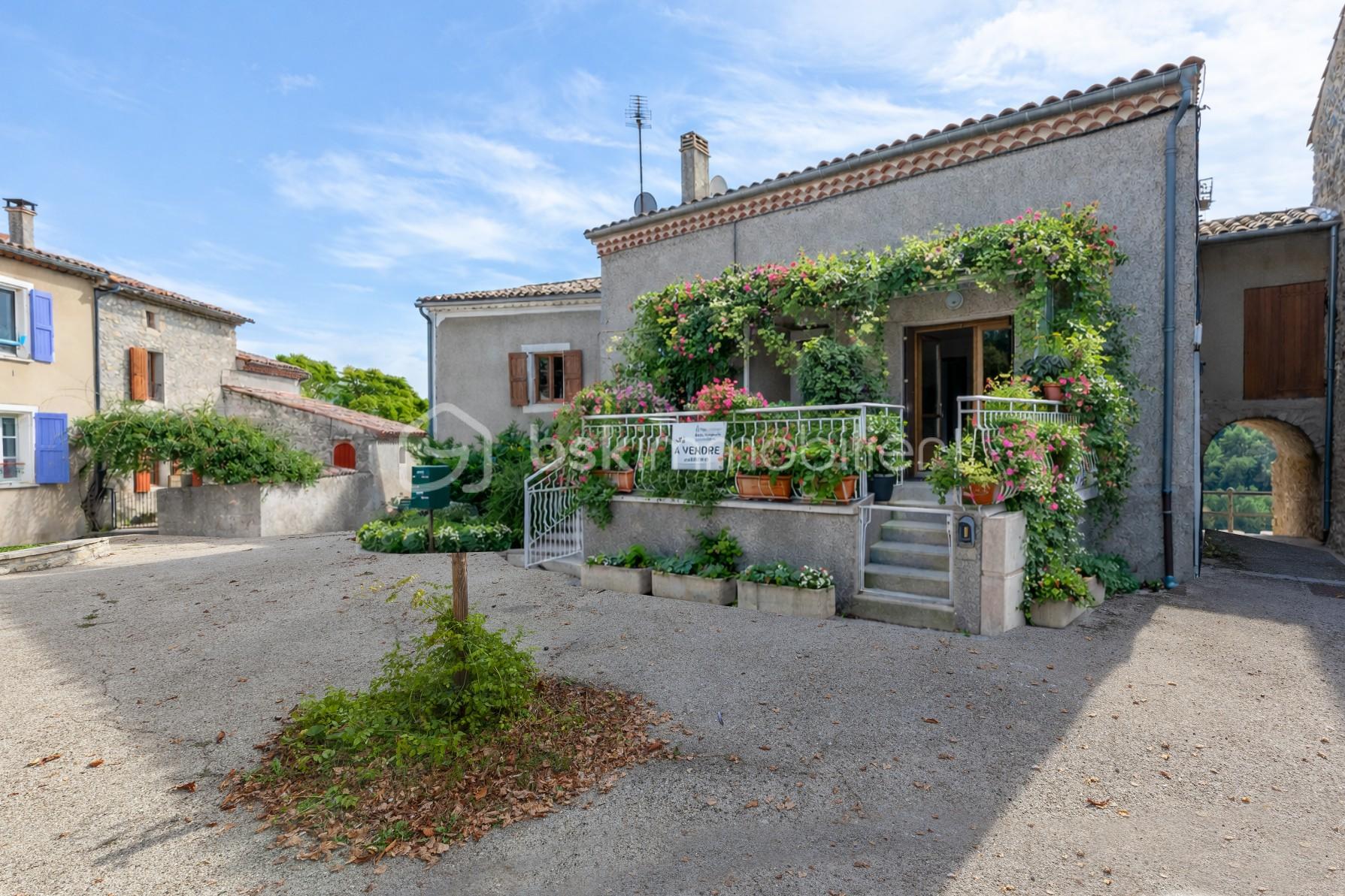 Maison de village de 154 m² - 5_ok PHOTOMONTAGNE.jpg