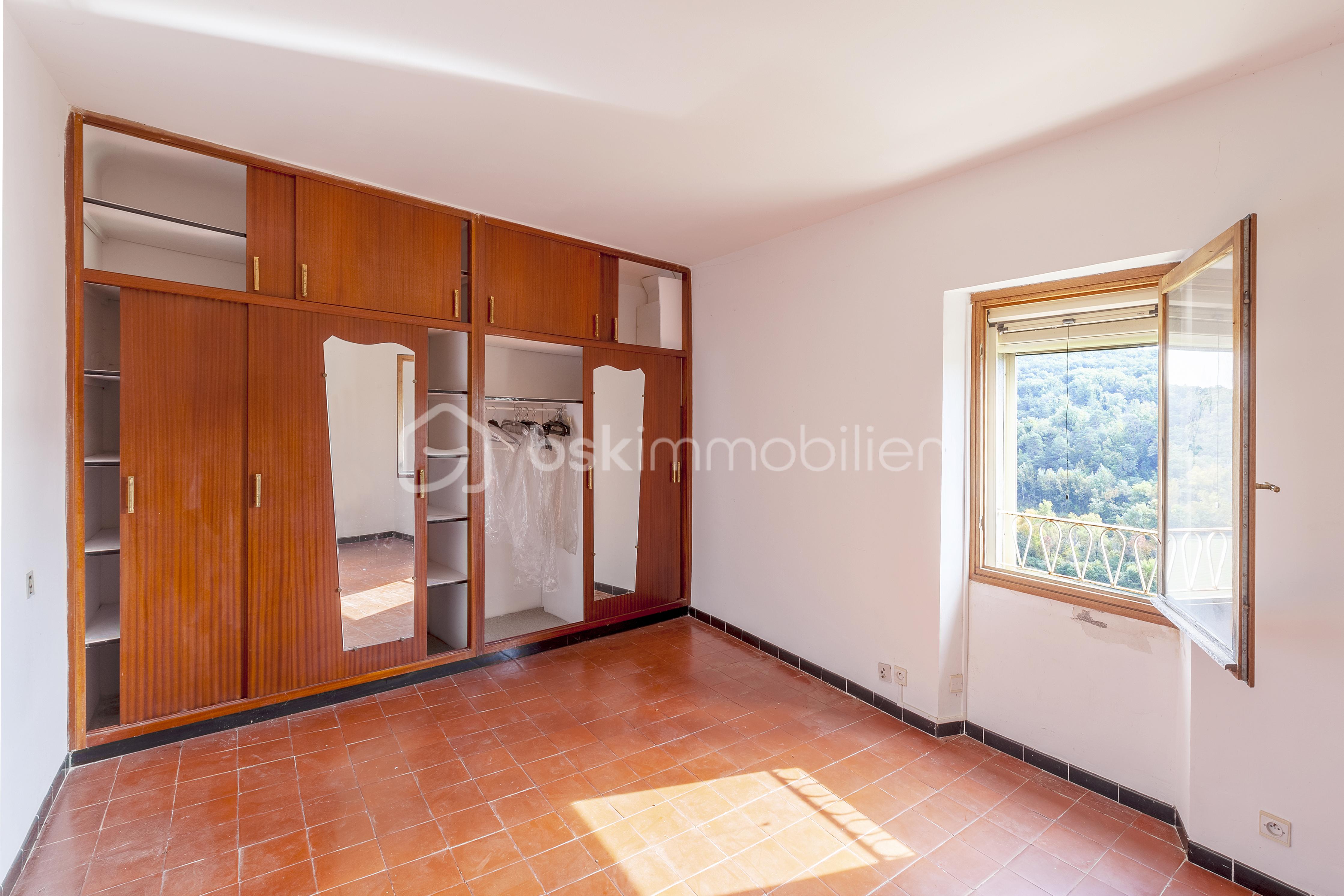 Maison de village de 154 m² - 10-chambre R+1.jpg