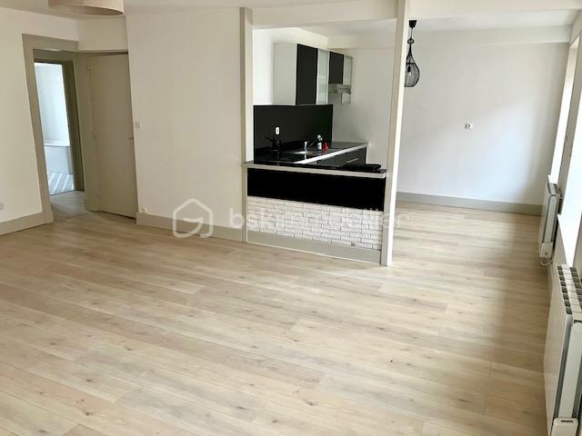 Appartement de 68,50 m² - buret 2 séjour vers cuisine.jpg