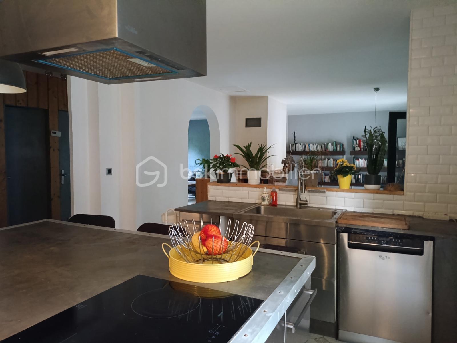 Cuisine vue séjour.jpeg