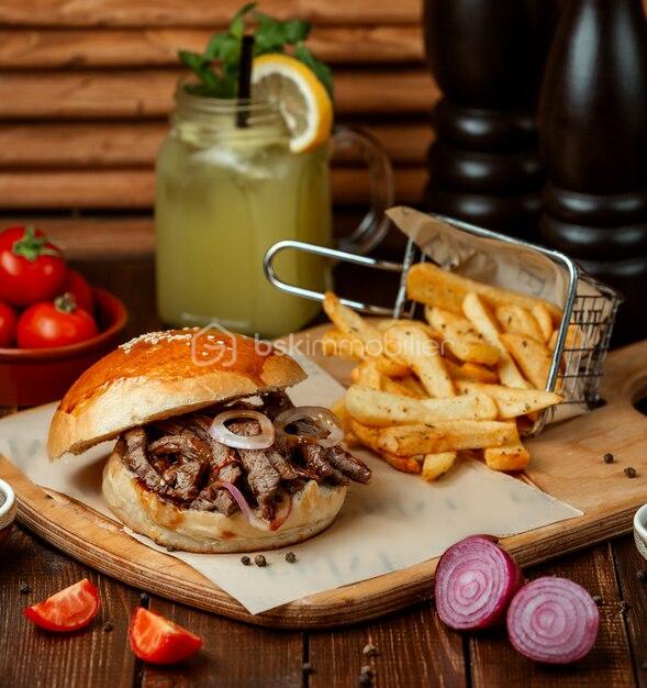 burger-viande-frites_140725-9866.jpg