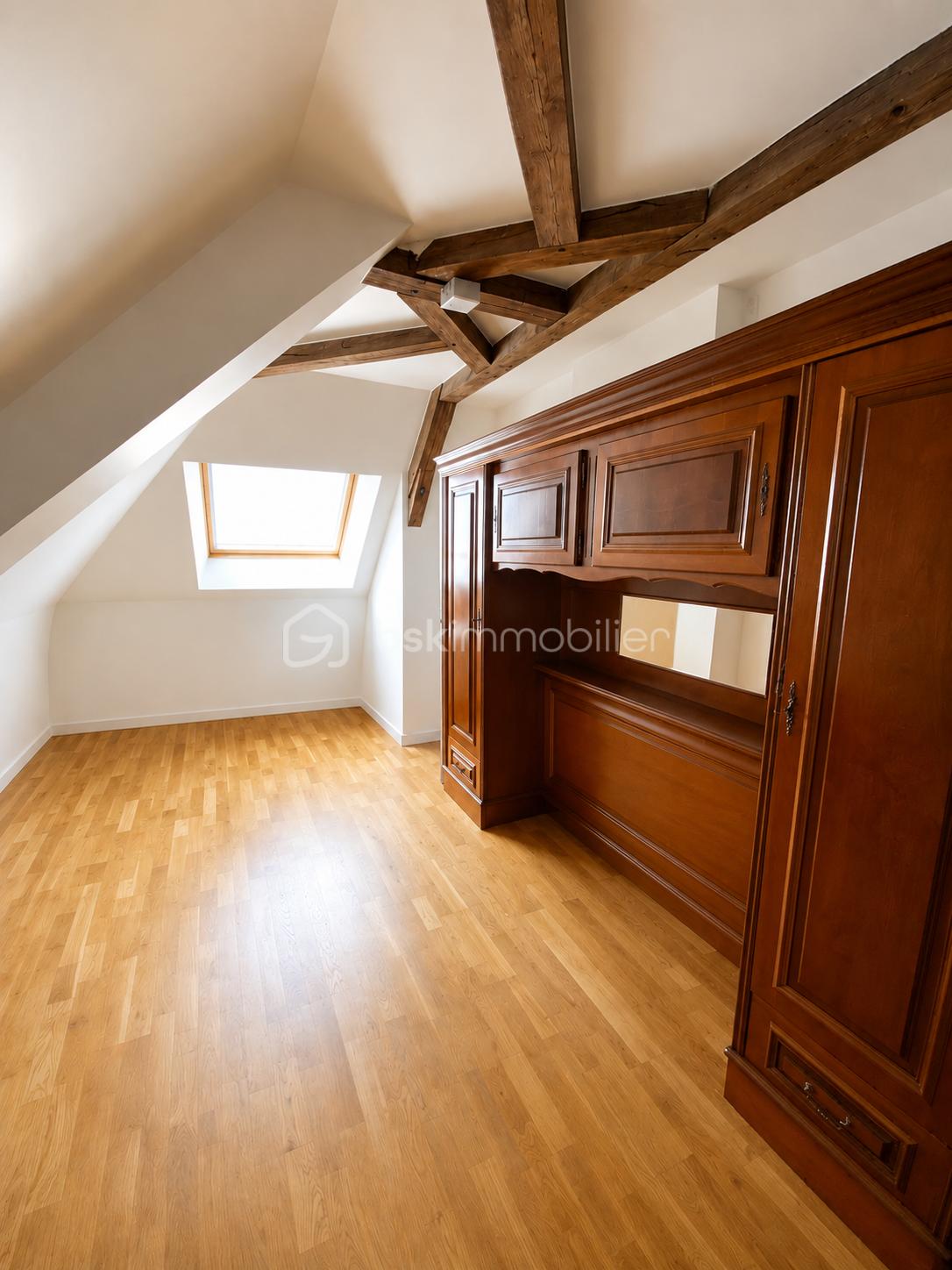 chambre étage nettoyéé.png