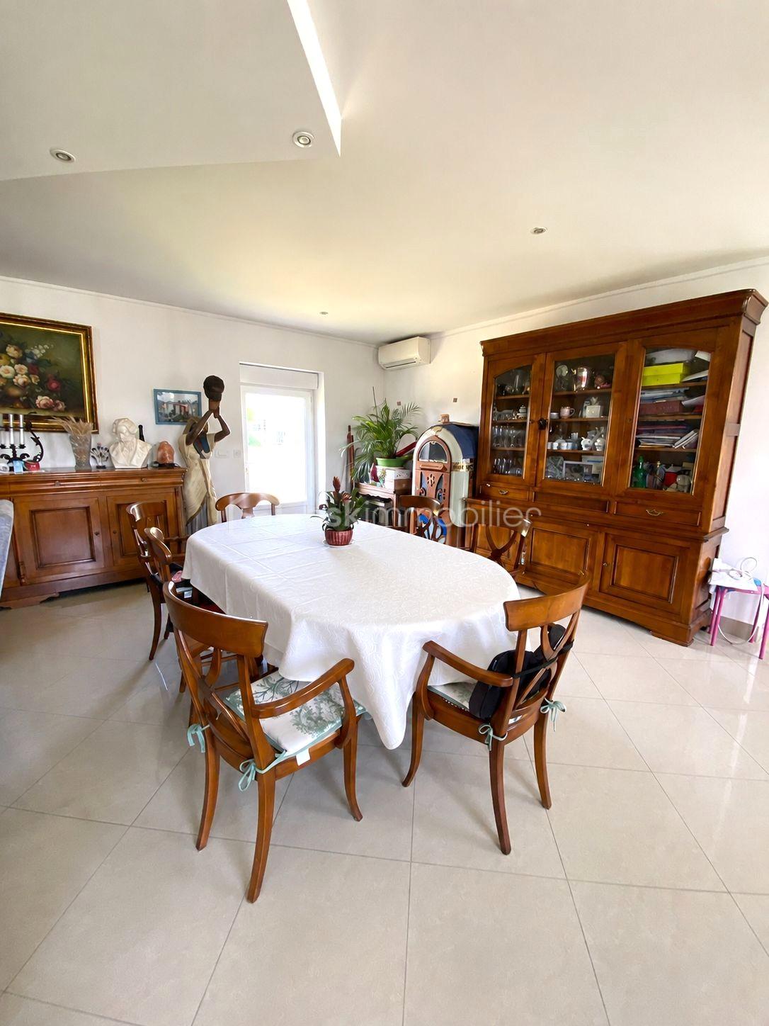salle à manger modifiée.jpeg