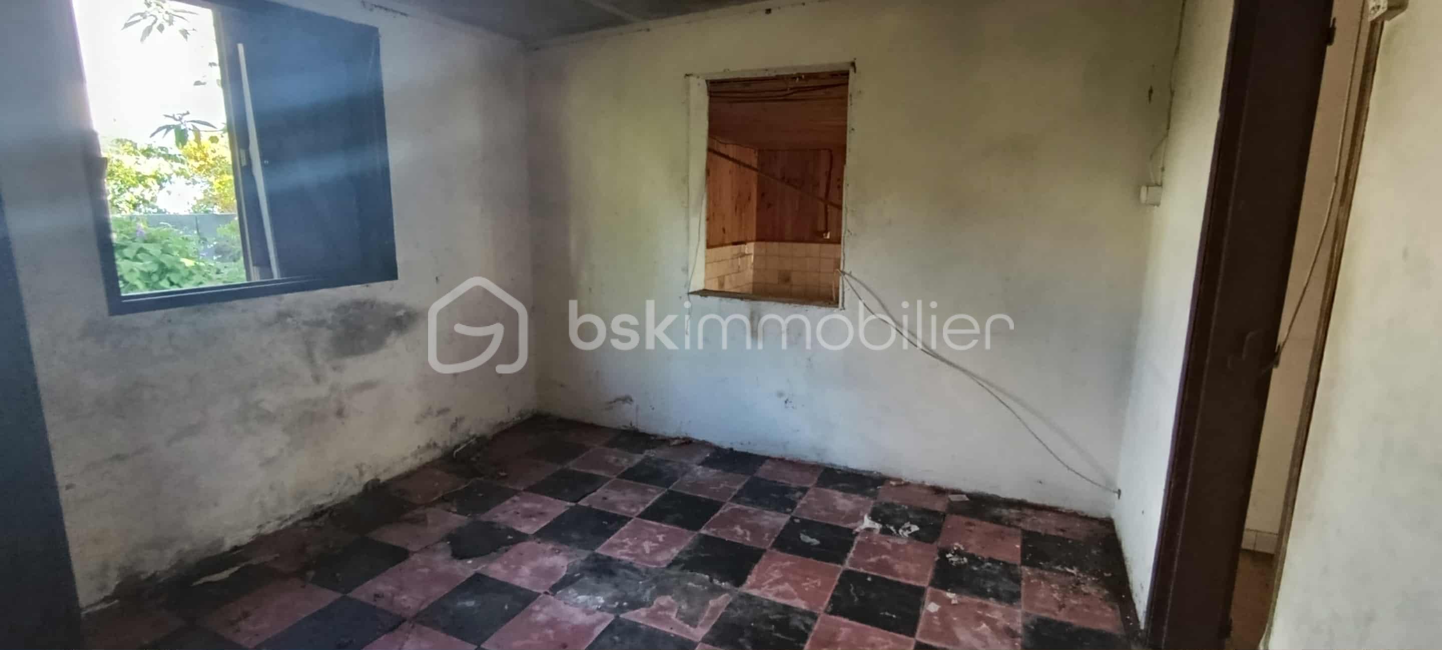 Terrain de 580 m² - 5c78af3d-5a24-44b8-8f16-869f82bb5dae.jpg