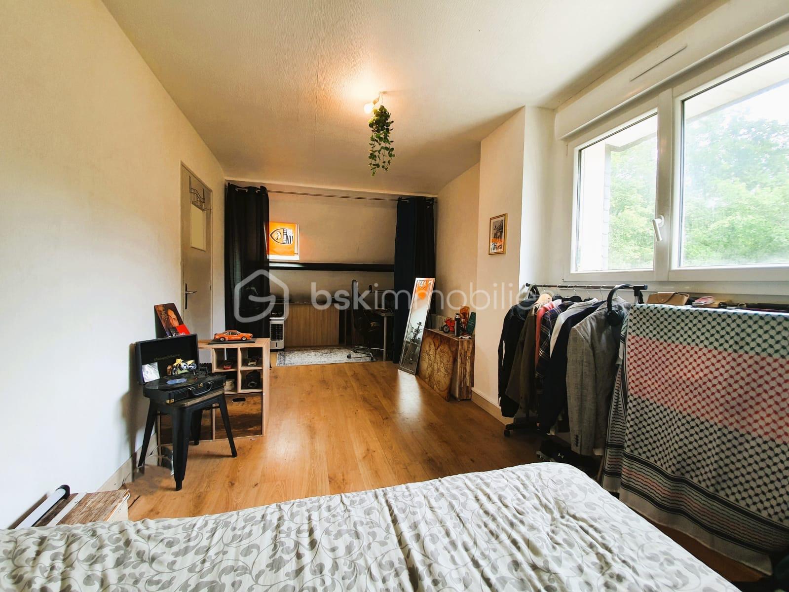Maison traditionnelle de 142 m² - aee9c2aa-aadc-4b40-812d-2919482e47b0.JPG