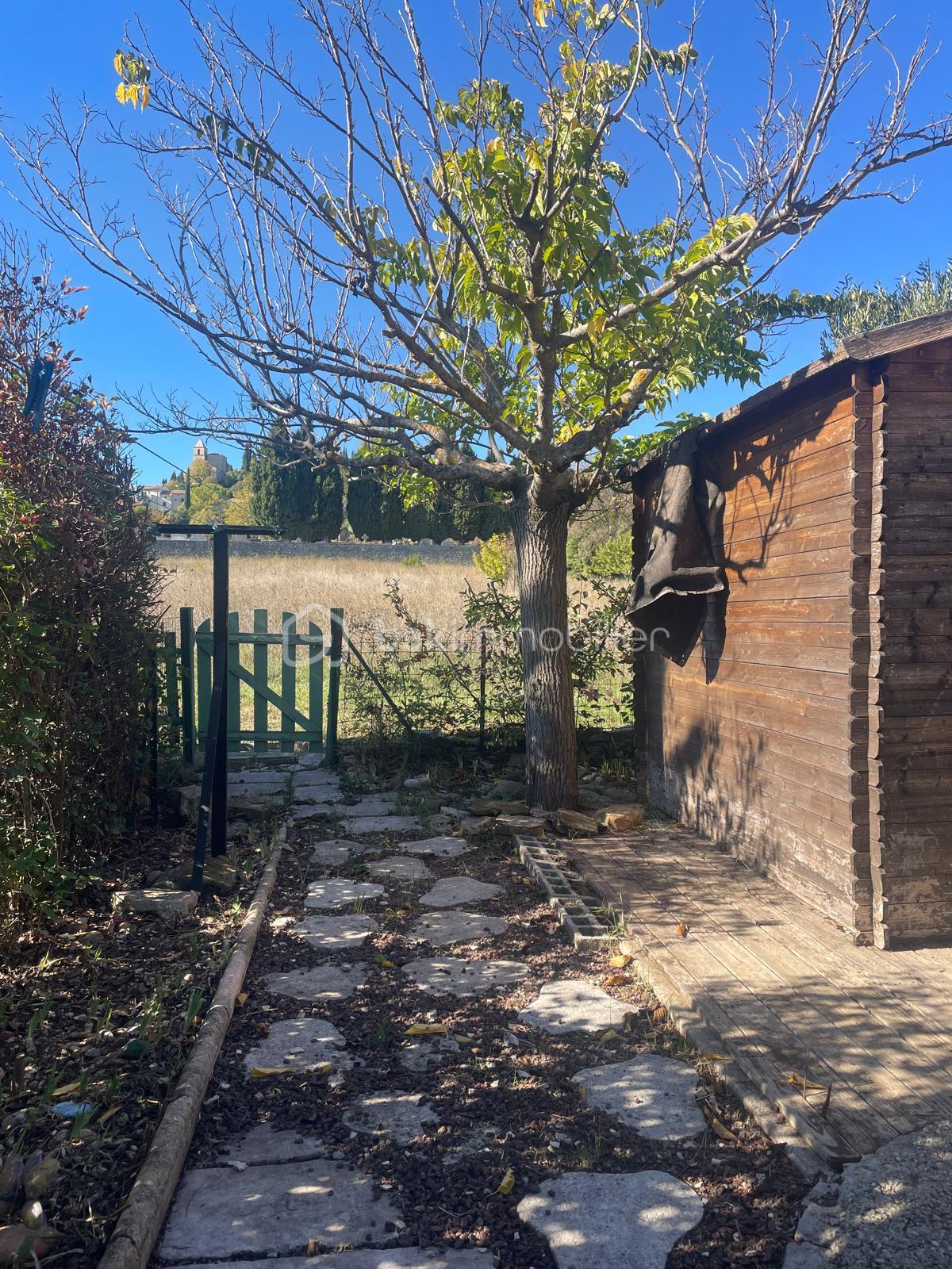 cabanon et exterieur 2.jpeg