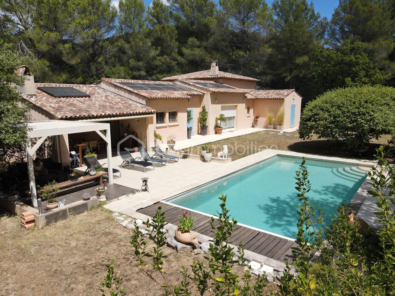 Maison de 210 m² - WhatsApp Image 2025-07-29 at 15.33.32 (2).jpeg