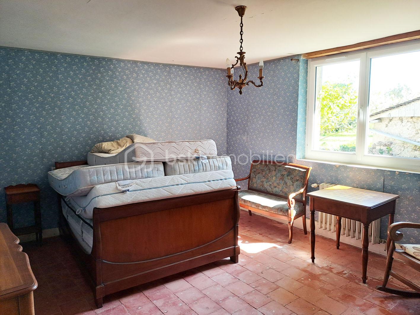 Maison en pierre de 151 m² - 10 CHAMBRE B 1.jpg