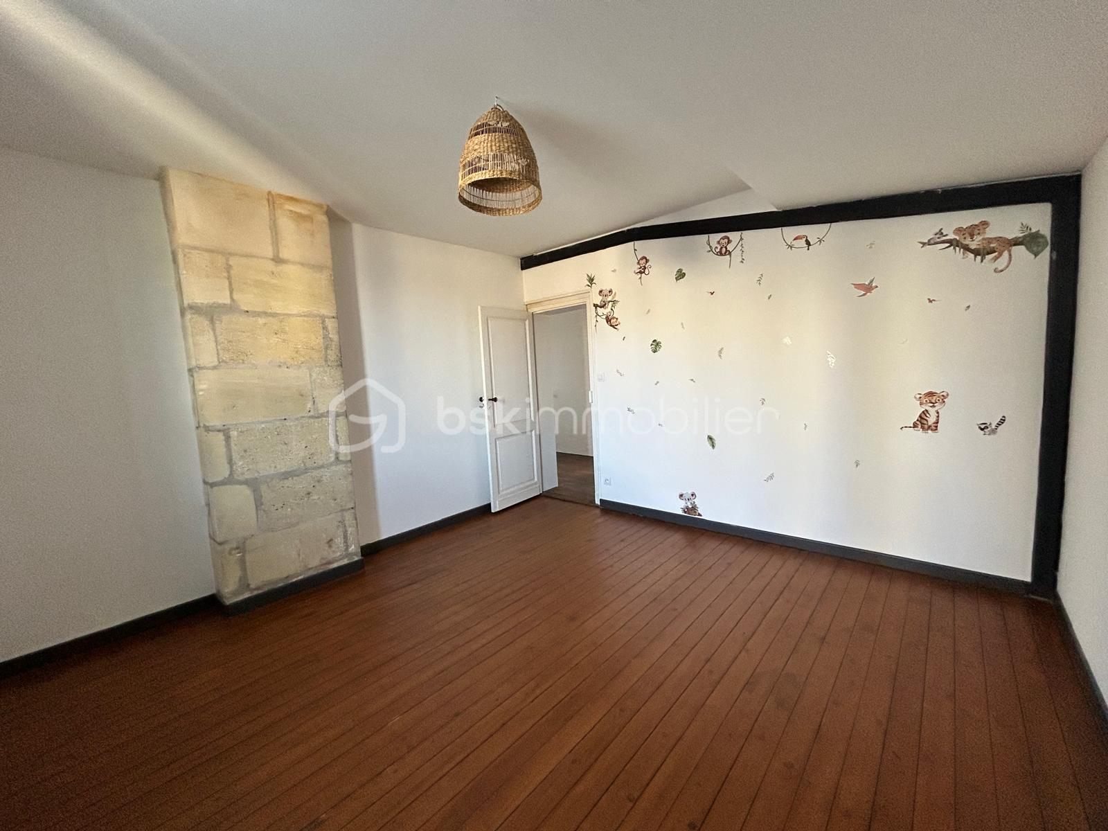 Maison en pierre de 201 m² - CH02.jpg