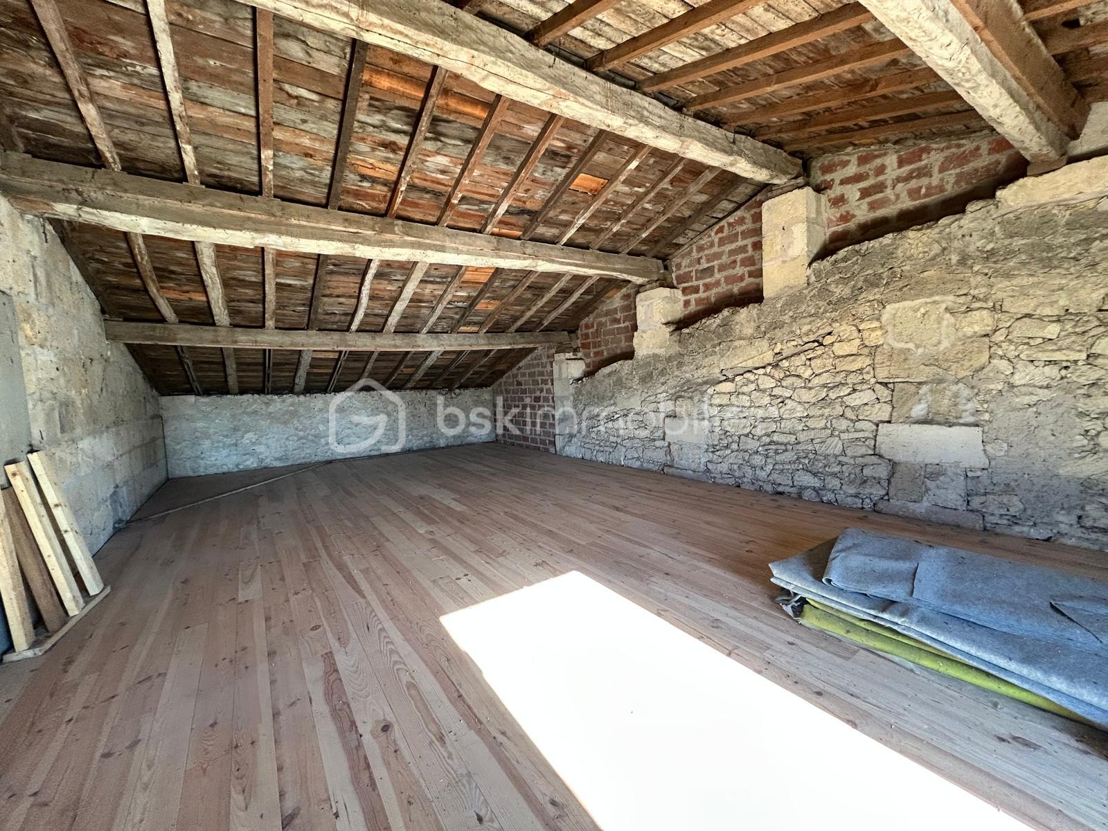 Maison en pierre de 201 m² - COMBLE AMENAGEABLE2.jpg