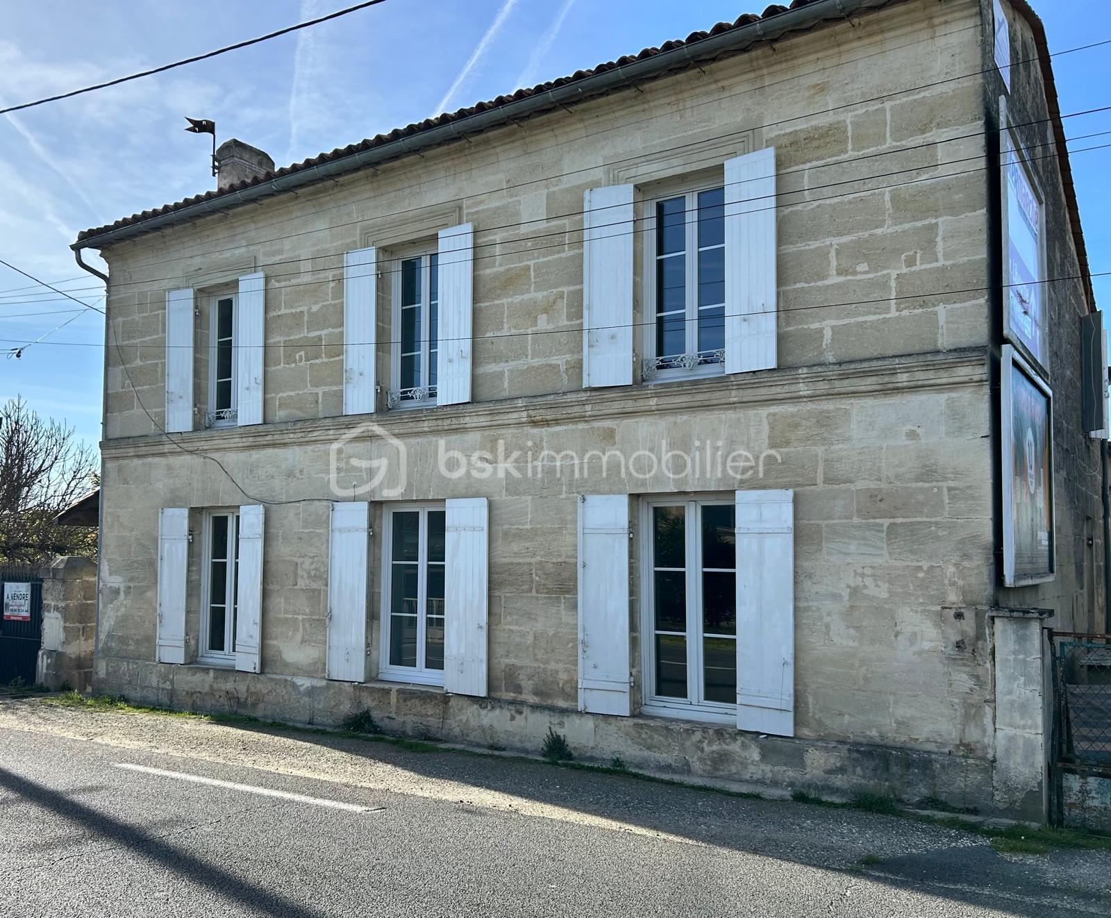 Maison en pierre de 201 m² - 0000.jpg