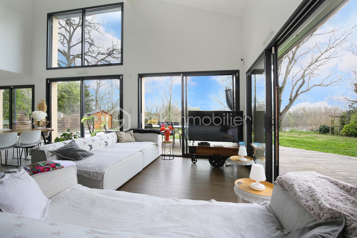 Maison de 202,77 m² - web 02 - Séjour 05.jpg